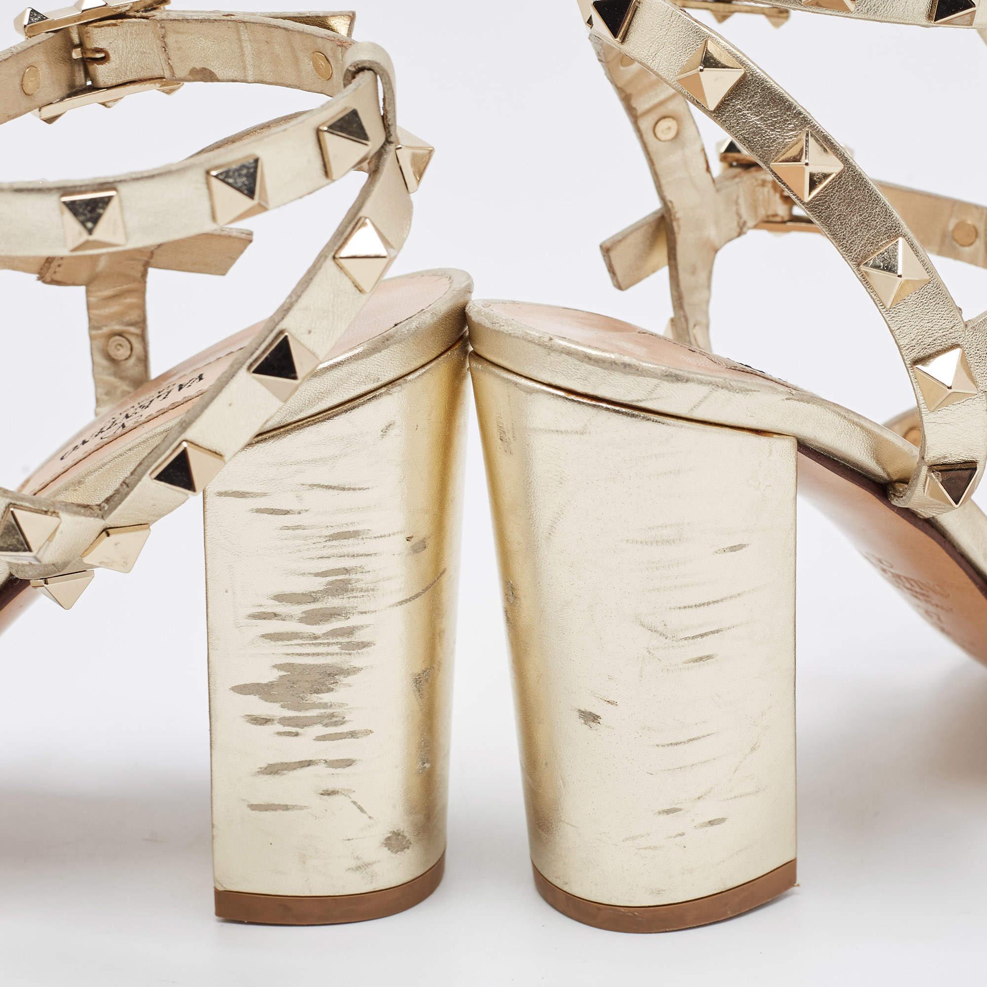 Valentino Gold Leather Rockstud Ankle Strap Sandals Size 37 For Sale 4