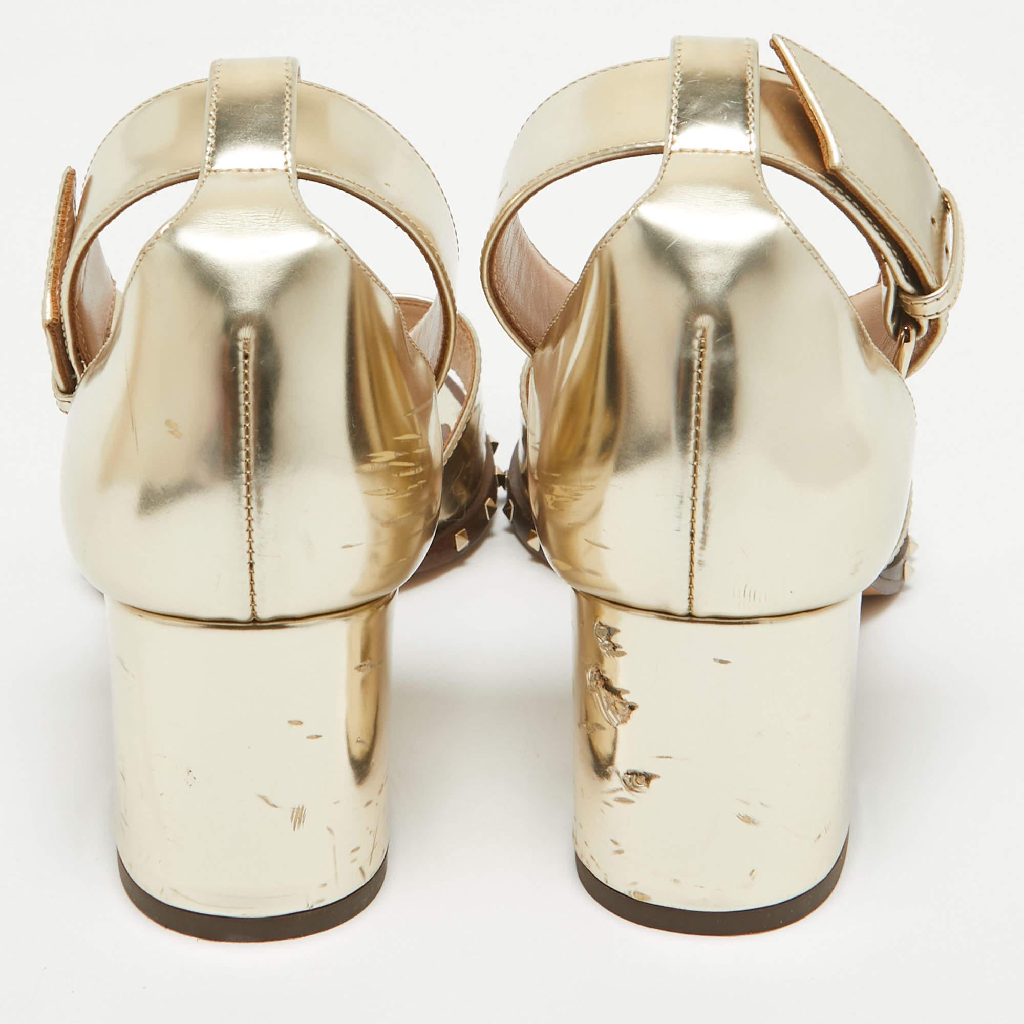 Valentino Gold Leather Soul Rockstud Ankle Strap Sandals Size 38 For Sale 1