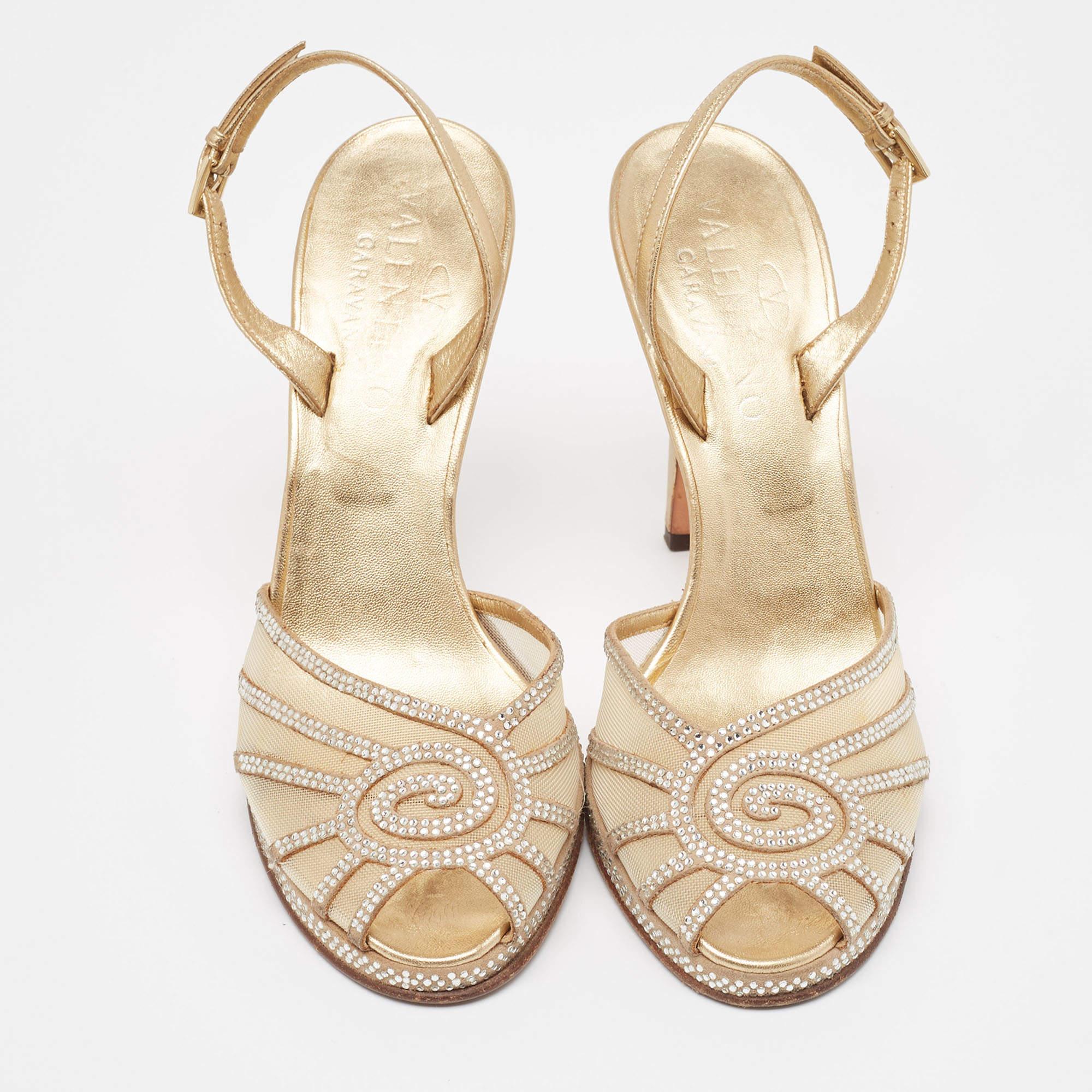 Valentino Gold Mesh and Crystal Embellished Suede Slingback Sandals Size 37 In Good Condition For Sale In Dubai, Al Qouz 2