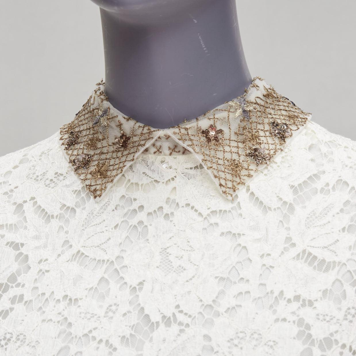 Valentino, abito da sposa in pizzo crema con collo ricamato e paillettes dorate
Riferimento: LACG/A00399
Marchio: Valentino
Designer: Pier Paolo Piccioli
Materiale: Sembra cotone
Colore: Crema, Oro
Modello: Pizzo
Chiusura: zip
Fodera: Tessuto