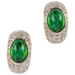 Orecchini in metallo dorato di Valentino ornati con strass e cabochon in pasta di vetro