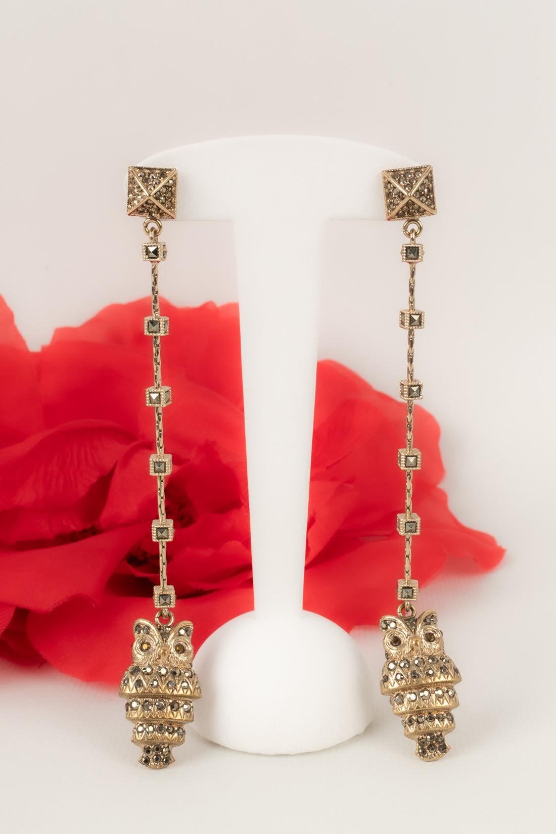 Valentino Golden Metal Earrings with Rhinestones For Sale 2