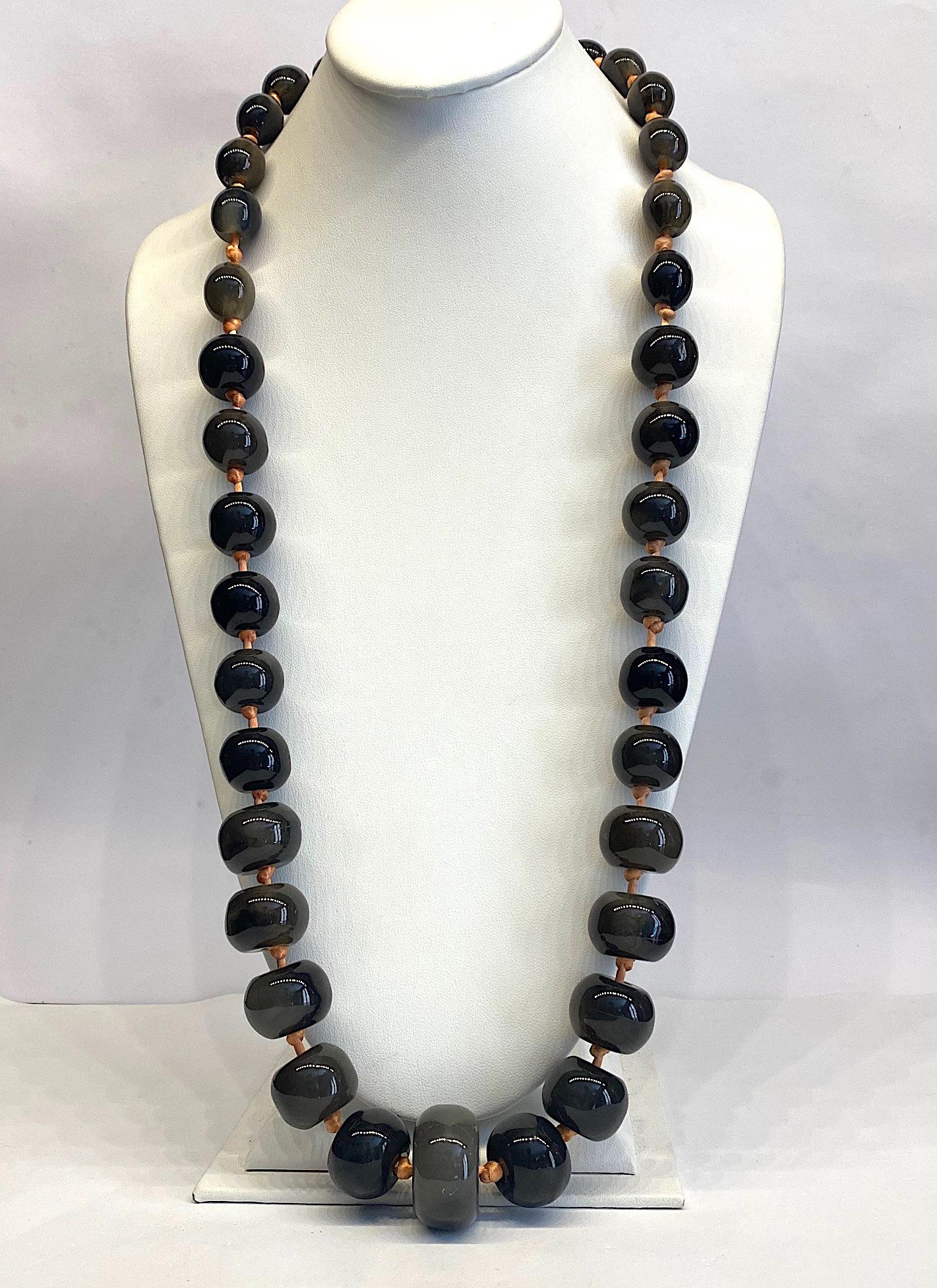 Valentino Graduated Grey Bead 1980s Necklace In Good Condition In New York, NY