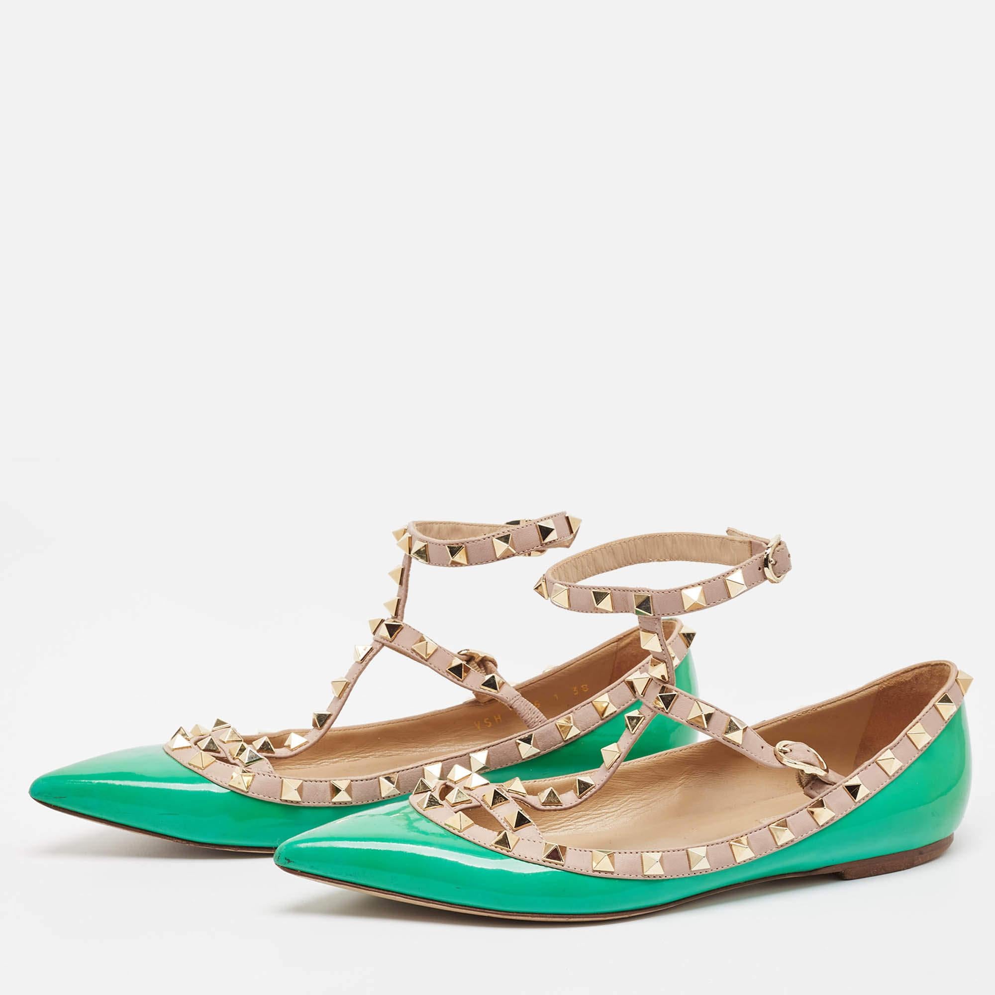 Created by Valentino these ballet flats are a staple style every shoe collection needs. Constructed using leather the shoes are highlighted by studs on the exterior.