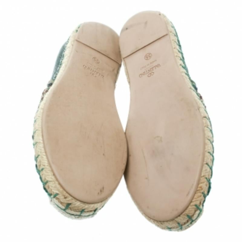 Alpargatas de piel bordada Valentino Verde Talla 35 en venta 1