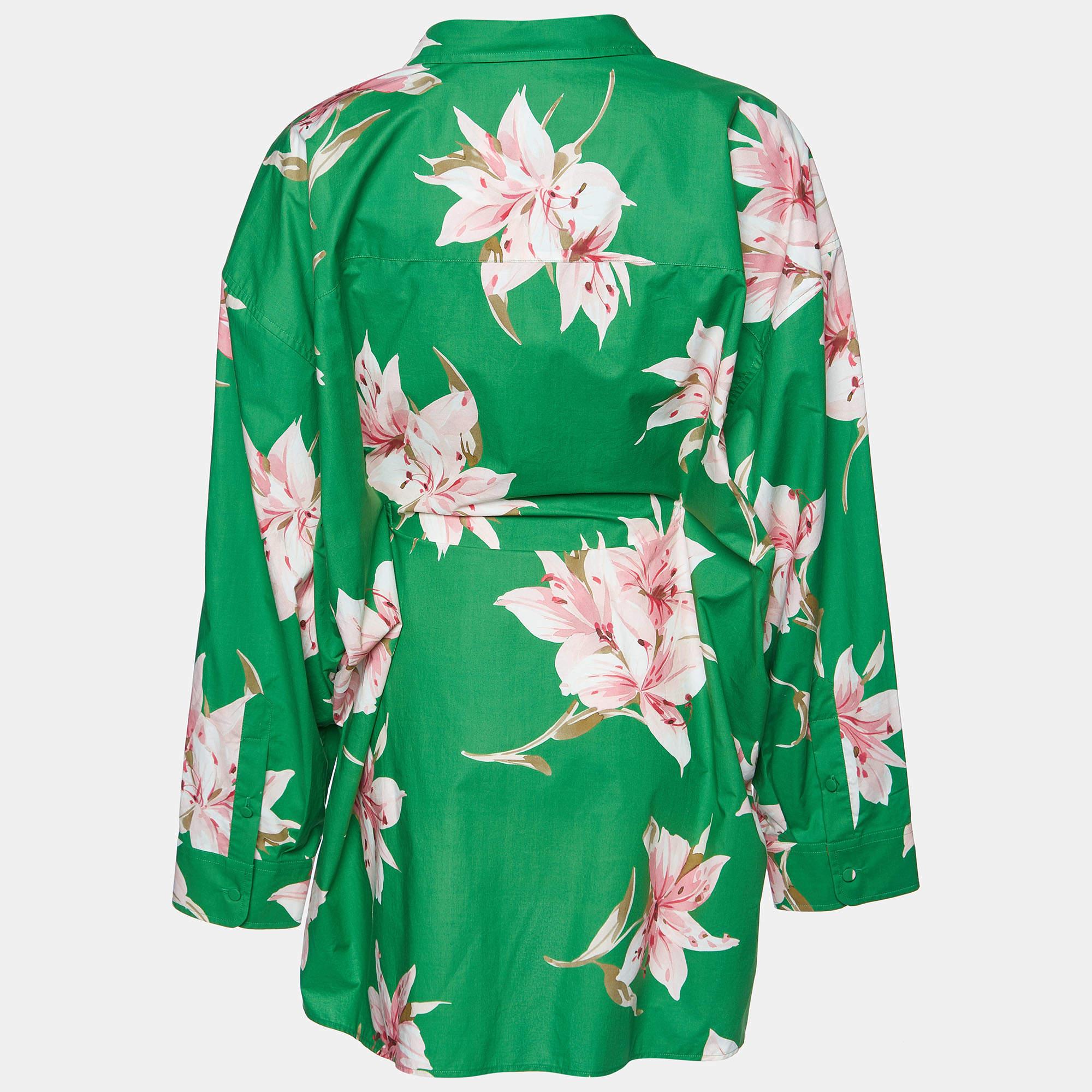 Refresh your summer wardrobe by adding this beautiful dress from Valentino. Creatively made and featuring a poised style, this dress will make you look absolutely elegant.

Includes: Extra Button with Brand Tag, Belt

