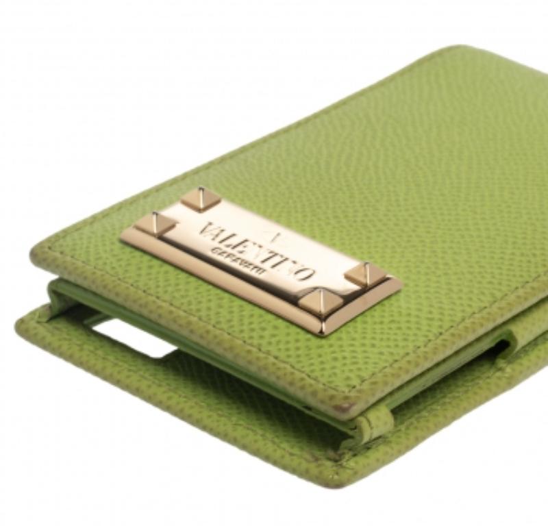 Valentino Green Grained Leather Rockstud iPhone 5 Flip Case For Sale 3
