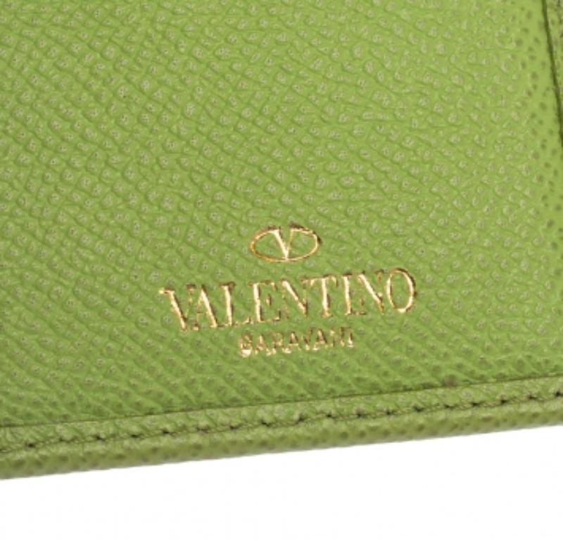 Valentino Green Grained Leather Rockstud iPhone 5 Flip Case For Sale 4