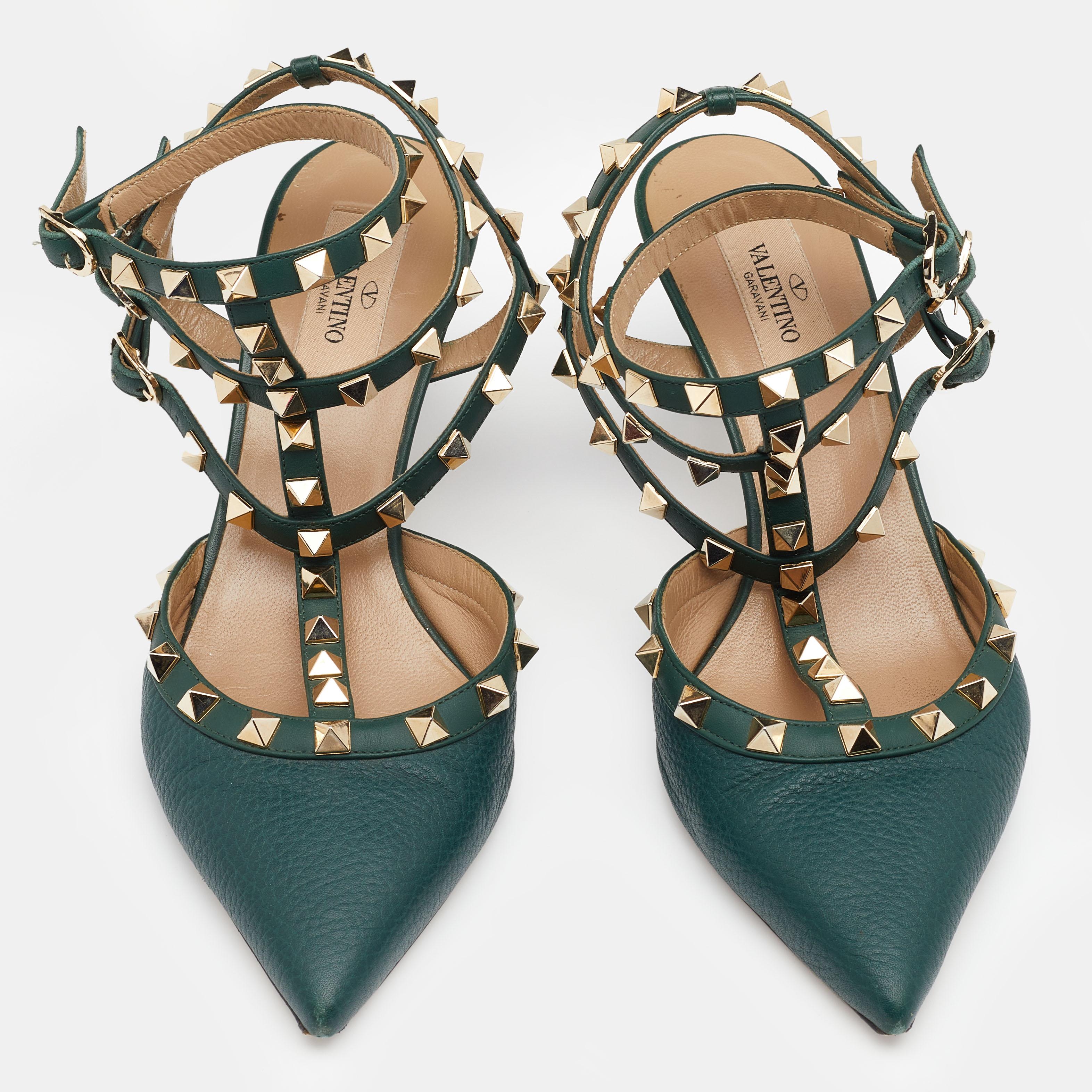Valentino Green Leather Rockstud Ankle Strap Pointed Toe Sandals Size 38.5 In Good Condition In Dubai, Al Qouz 2