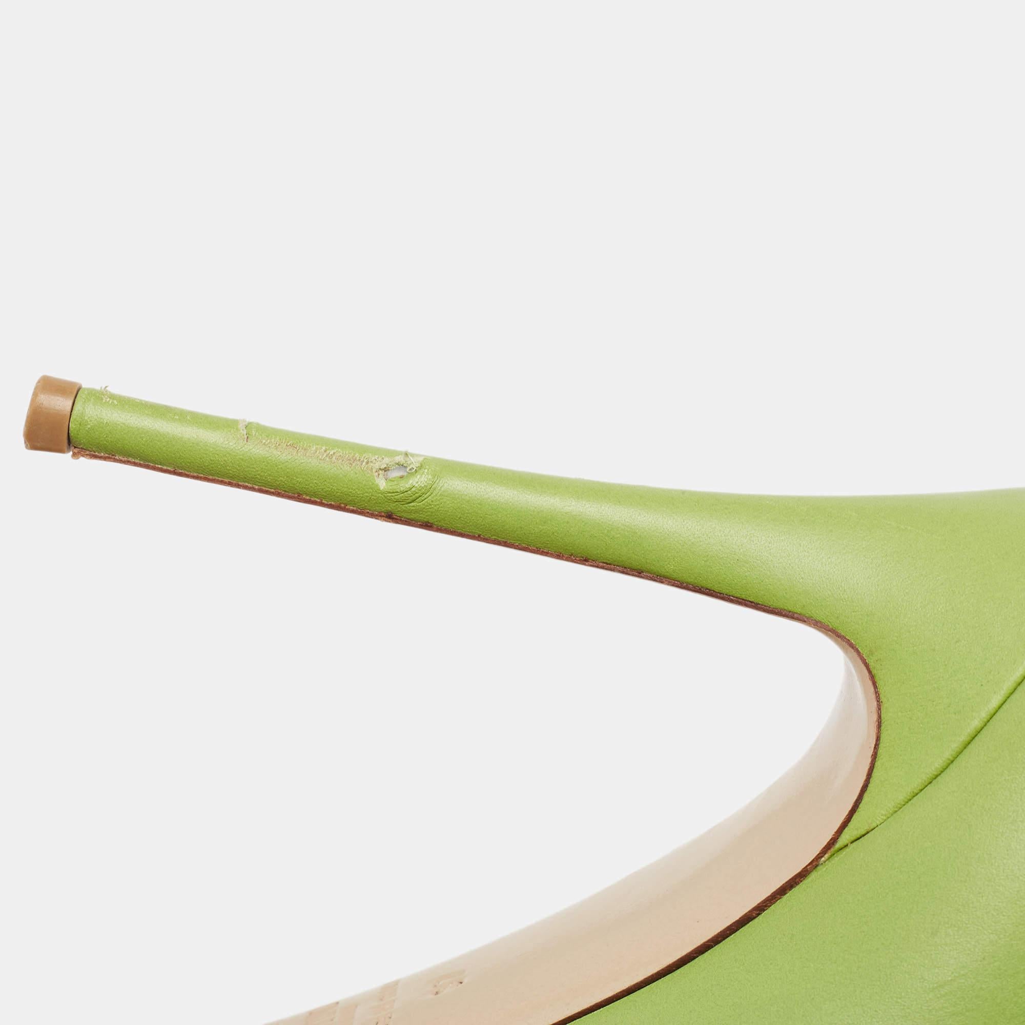 Valentino Green Leather Spike Platform Round Toe Pumps Size 37 For Sale 4