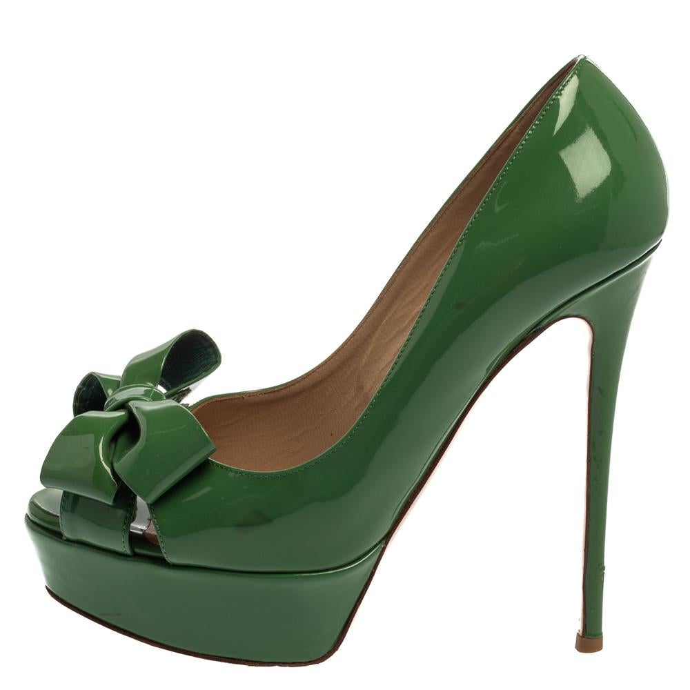 Valentino Green Patent Leather Couture Bow Peep Toe Platform Pumps Size 37 In Good Condition In Dubai, Al Qouz 2