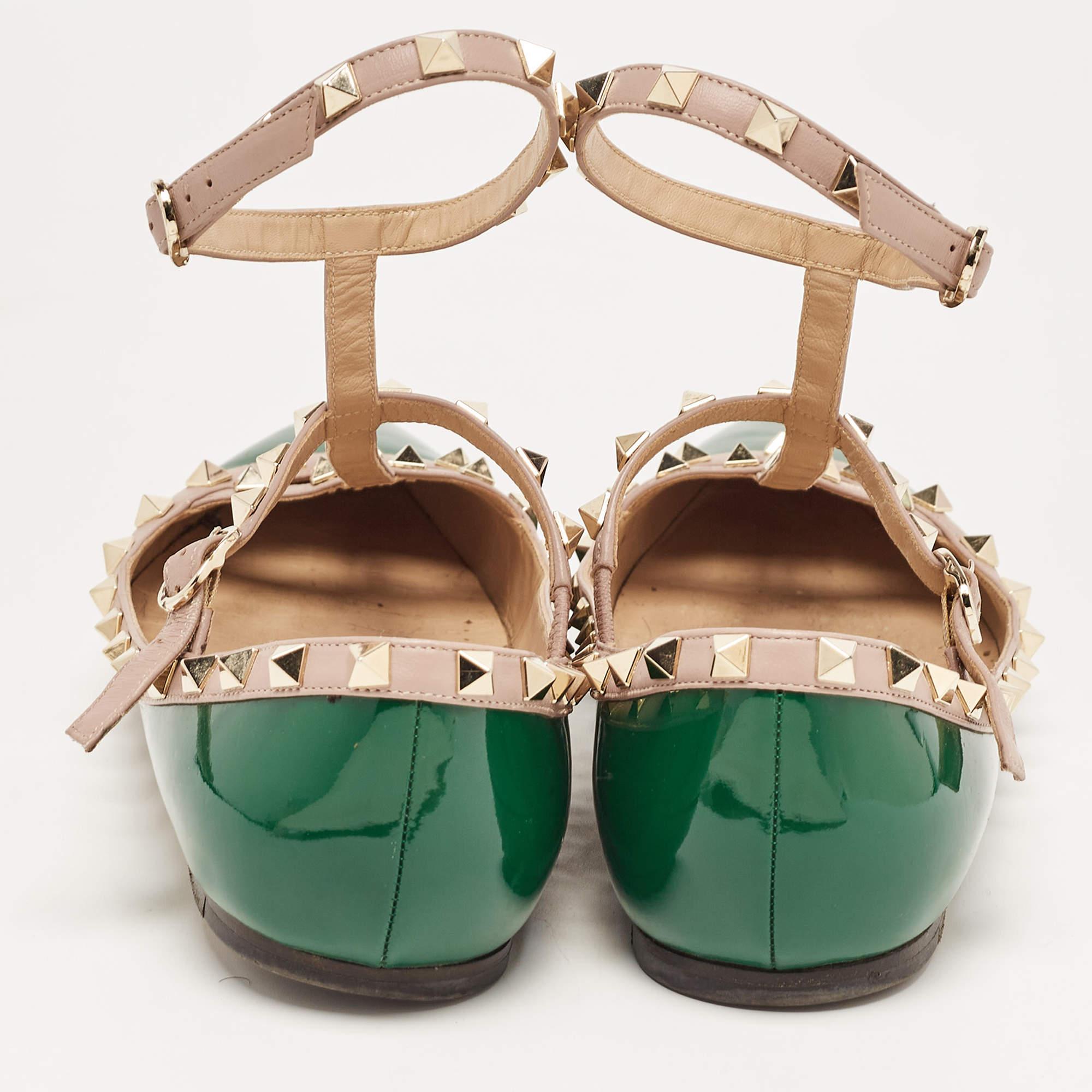 Valentino Green Patent Leather Rockstud Ankle Strap Ballet Flats Size 41 In Good Condition In Dubai, Al Qouz 2