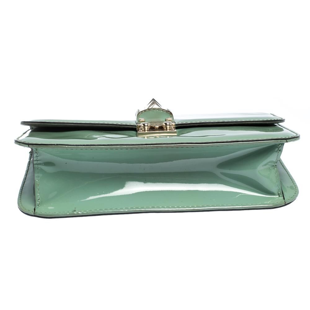 Valentino Grün Lackleder Rockstud Medium Glam Lock Flap Tasche Damen