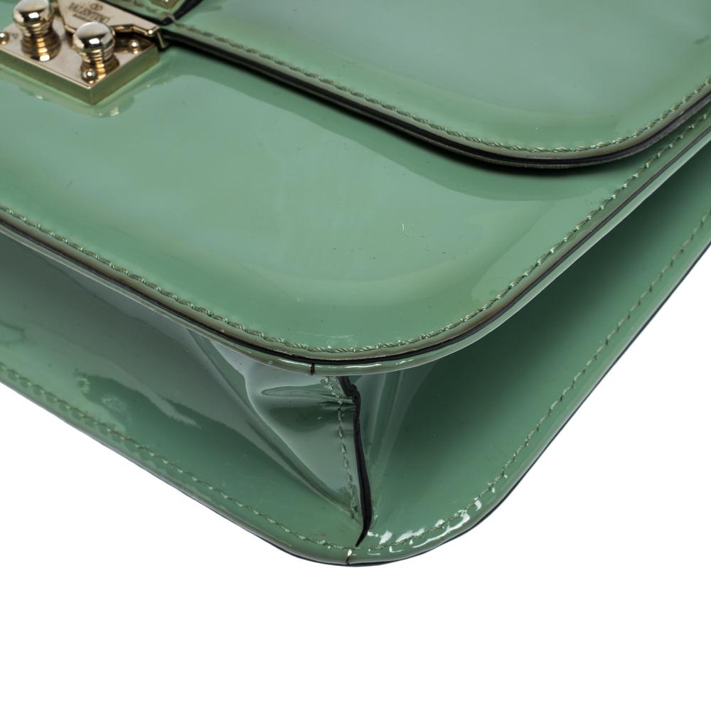 Valentino Grün Lackleder Rockstud Medium Glam Lock Flap Tasche 2