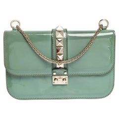 Valentino Grün Lackleder Rockstud Medium Glam Lock Flap Tasche
