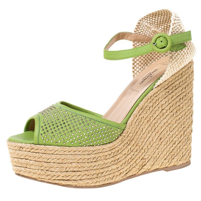 Valentino - Sandales espadrilles compensées en cuir cloutées vertes avec brides à la cheville, taille 39