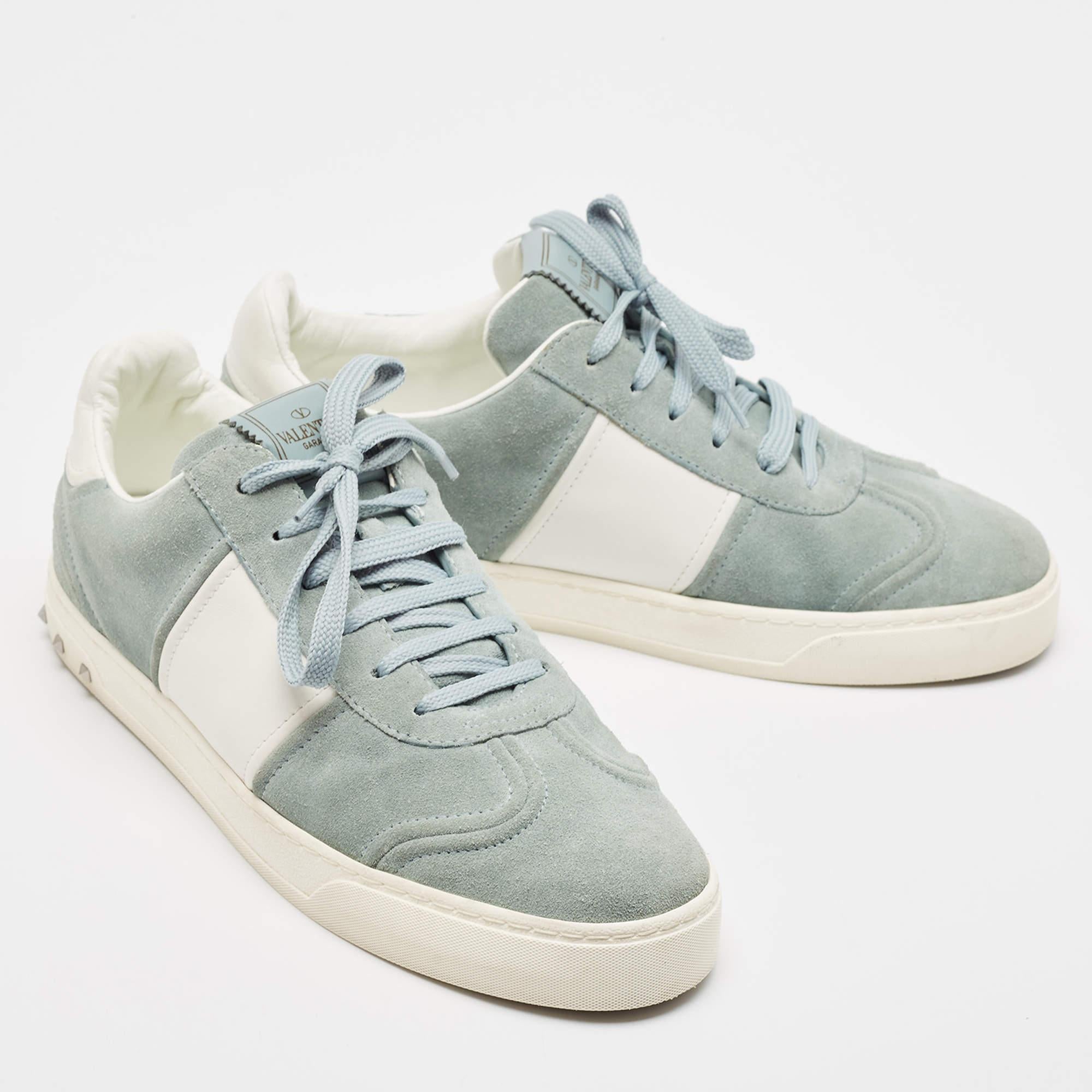 Valentino Green/White Leather and Suede Flycrew Lace Up Sneakers Size 41 In Excellent Condition In Dubai, Al Qouz 2