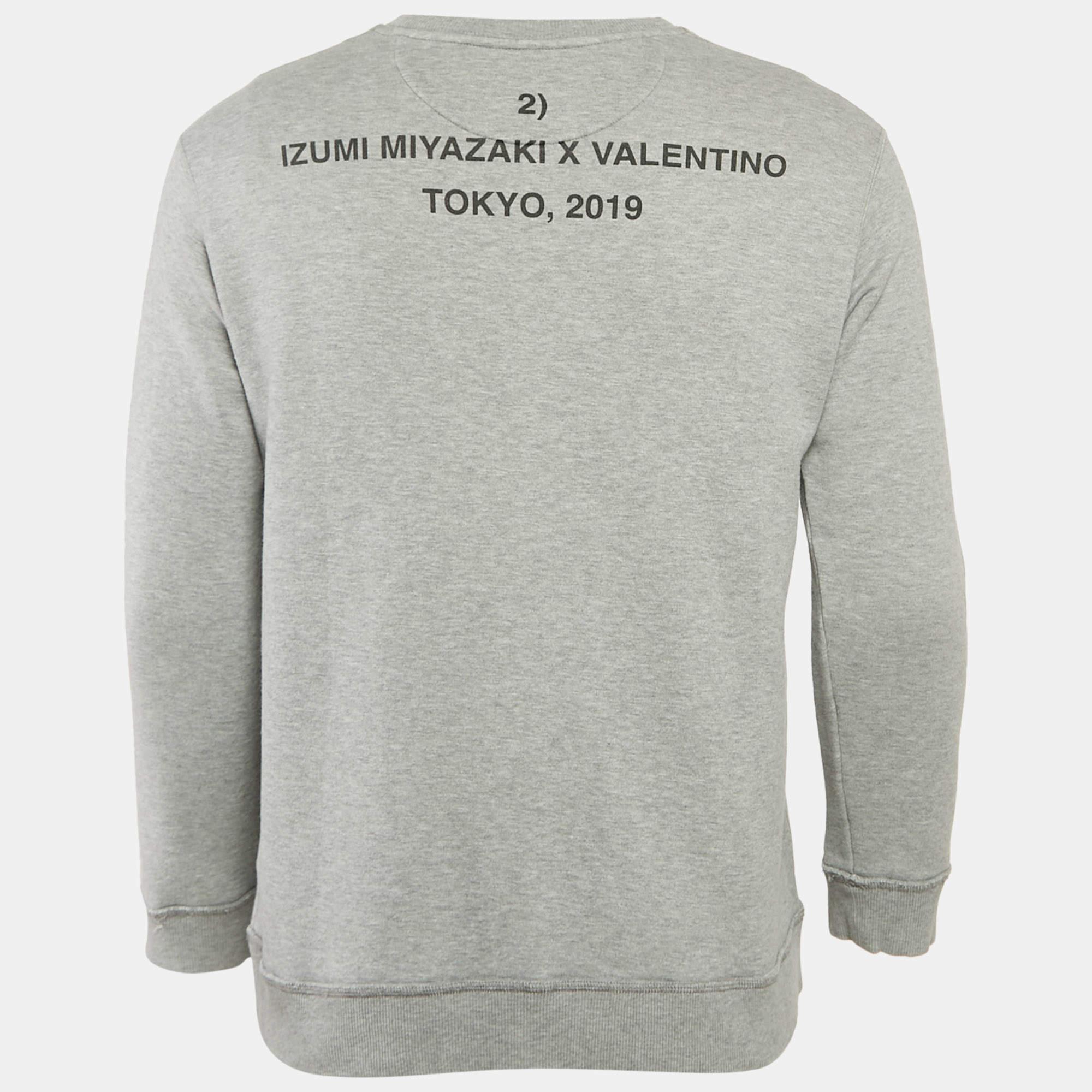 Che tu voglia uscire con gli amici o semplicemente rilassarti, questa felpa è un capo versatile e può essere abbinata in molti modi. È stato realizzato con materiali di alta qualità e si abbina bene a jeans e scarpe da ginnastica per un look casual
