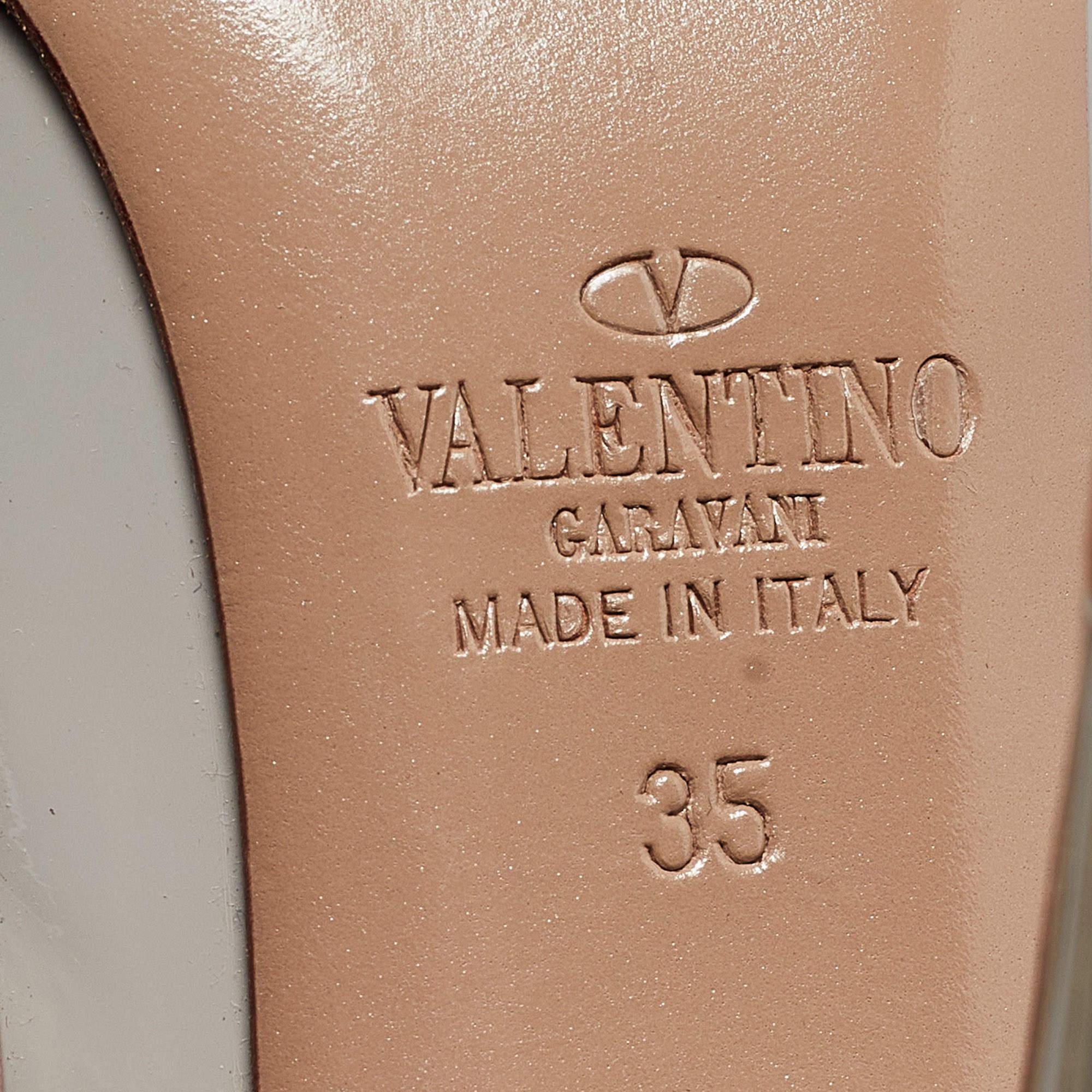 Valentino Grey/Pink Leather and Patent Rockstud Ankle-Strap Pumps Size 35 In Excellent Condition For Sale In Dubai, Al Qouz 2