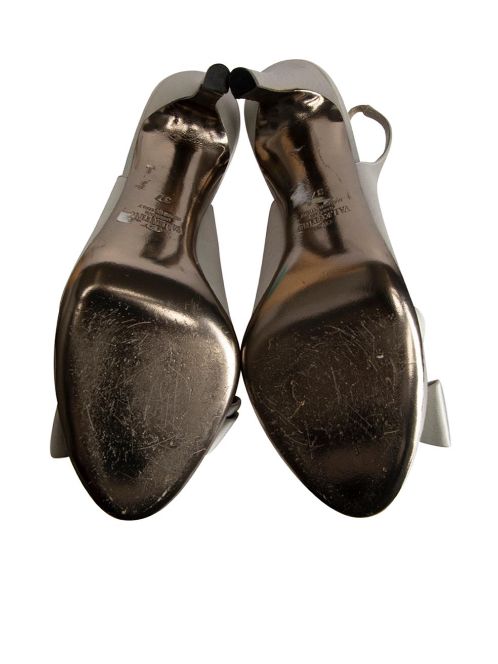 Women's Valentino Grey Satin Bow Peep Toe Slingback Heels Size IT 37 For Sale