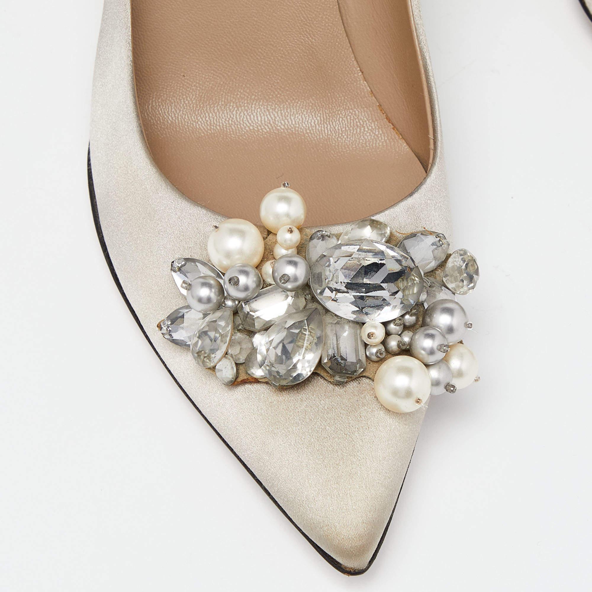 Valentino Grey Satin Crystal and Faux Pearl Embellished Pumps Size 37.5 For Sale 2
