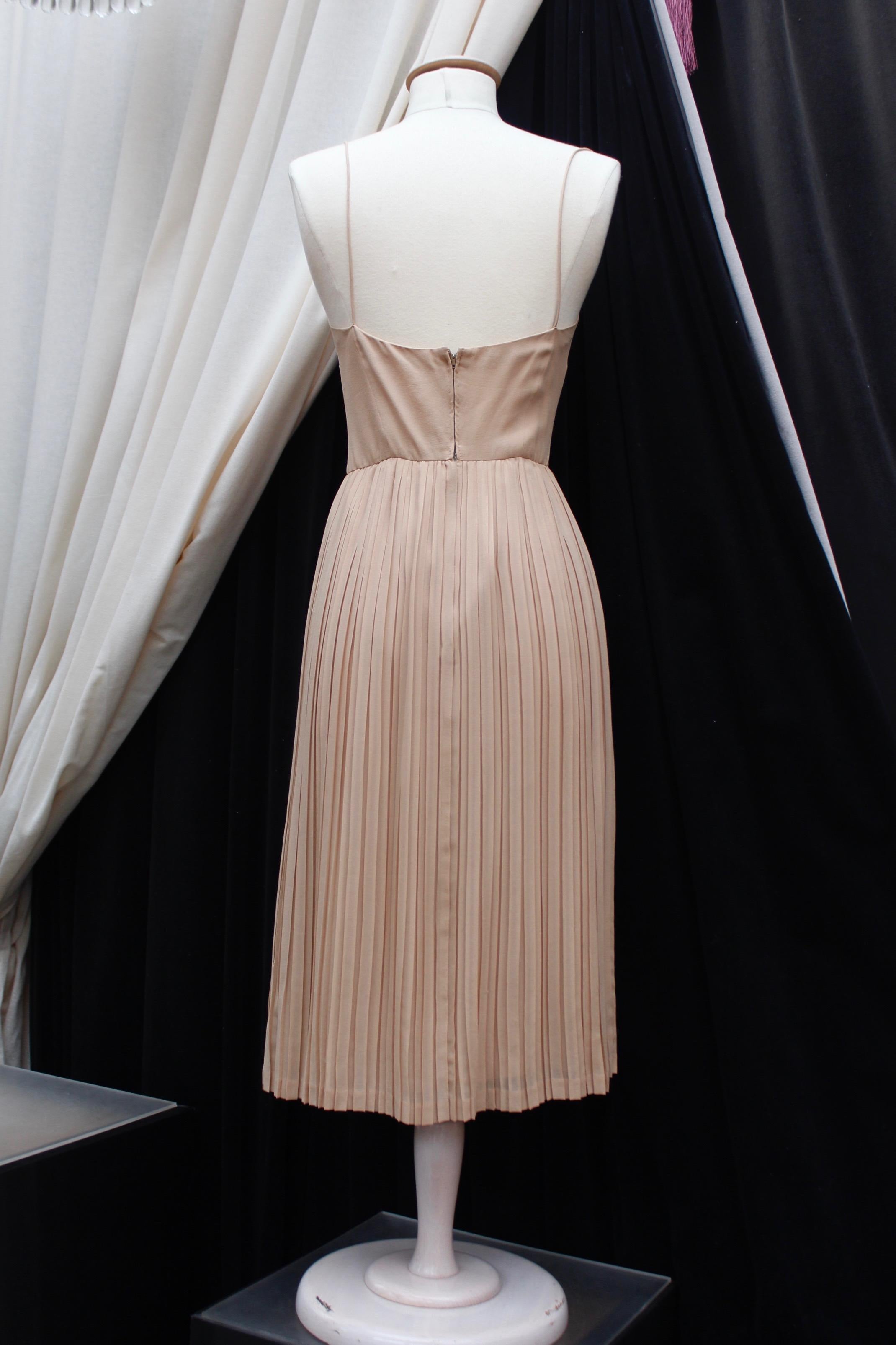 Women's Valentino Haute Couture gorgeous beige silk chiffon cocktail dress with embroide For Sale