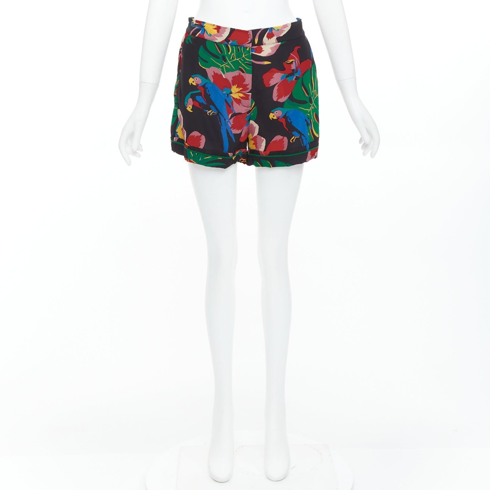 VALENTINO Hawaiian Couure 100% Seidenkrepp-Hohe Shorts mit Papagei-Blumendruck S im Angebot 5
