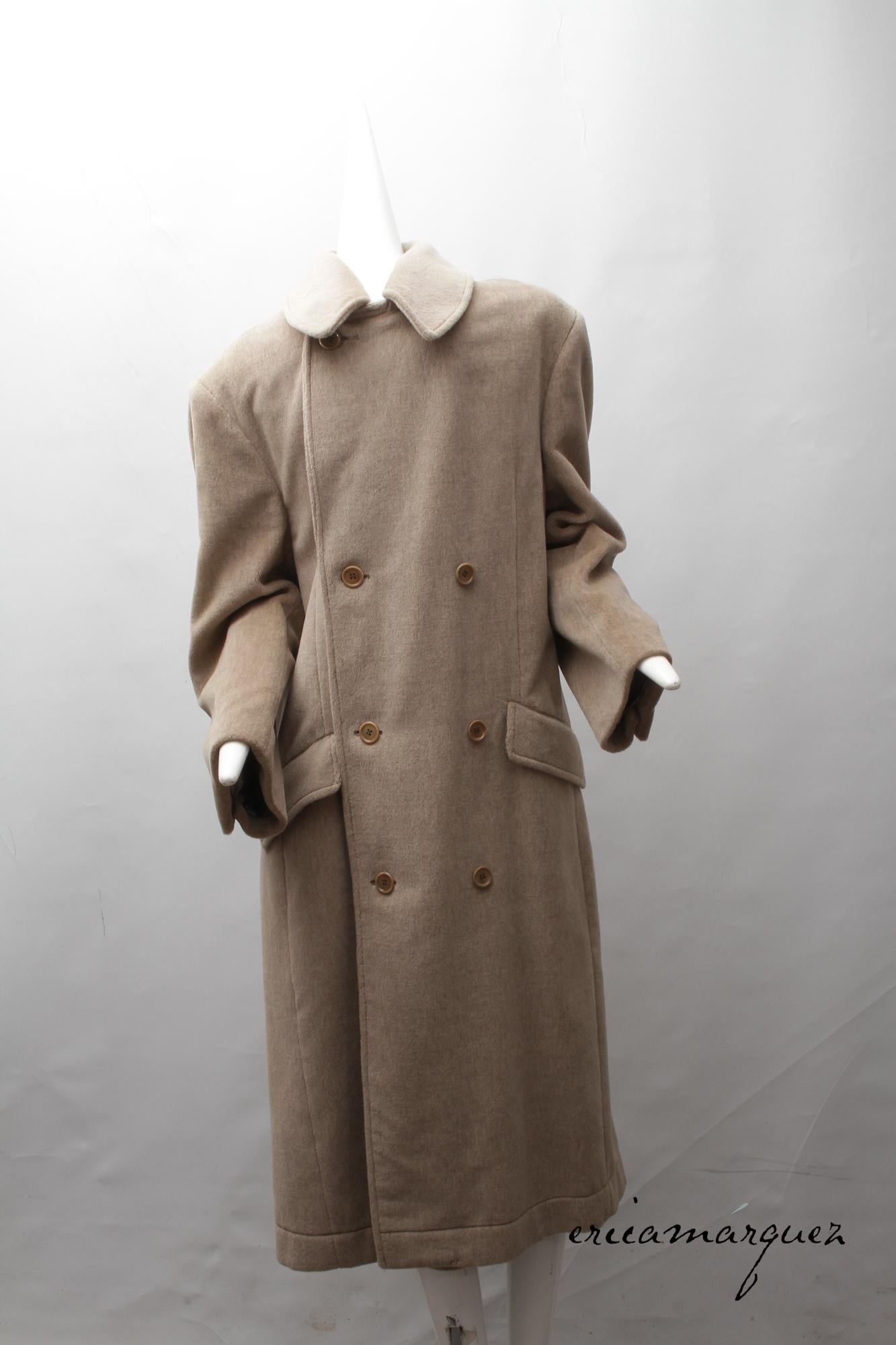 VALENTINO, Honey Color, Velour, Long Overcoat, Right and Left Buttons, F/W 1989 In Excellent Condition For Sale In Kingston, NY