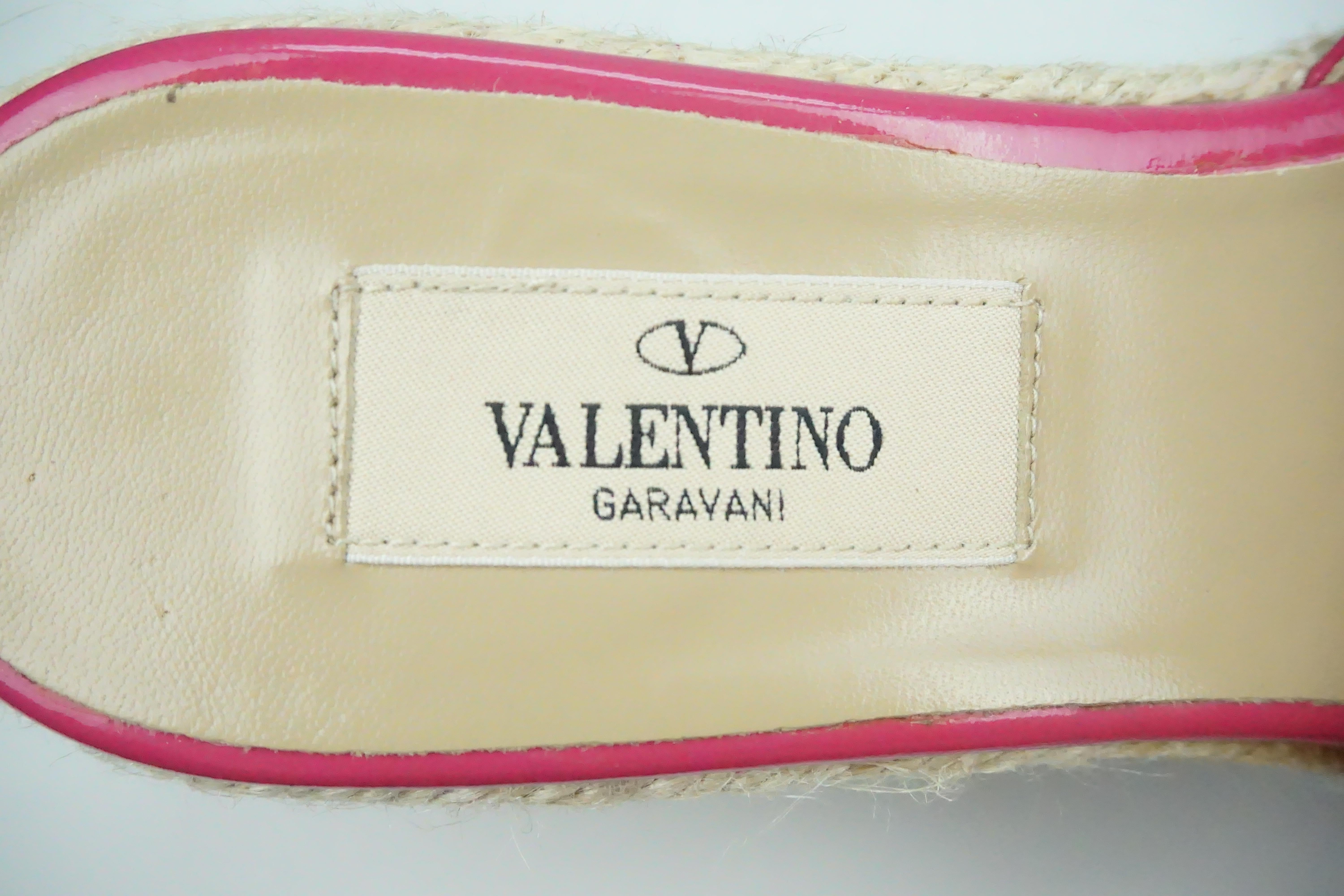 Valentino Hot Pink Patent Espadrille Wedges w/ Bow Detail - 36 In Good Condition In West Palm Beach, FL