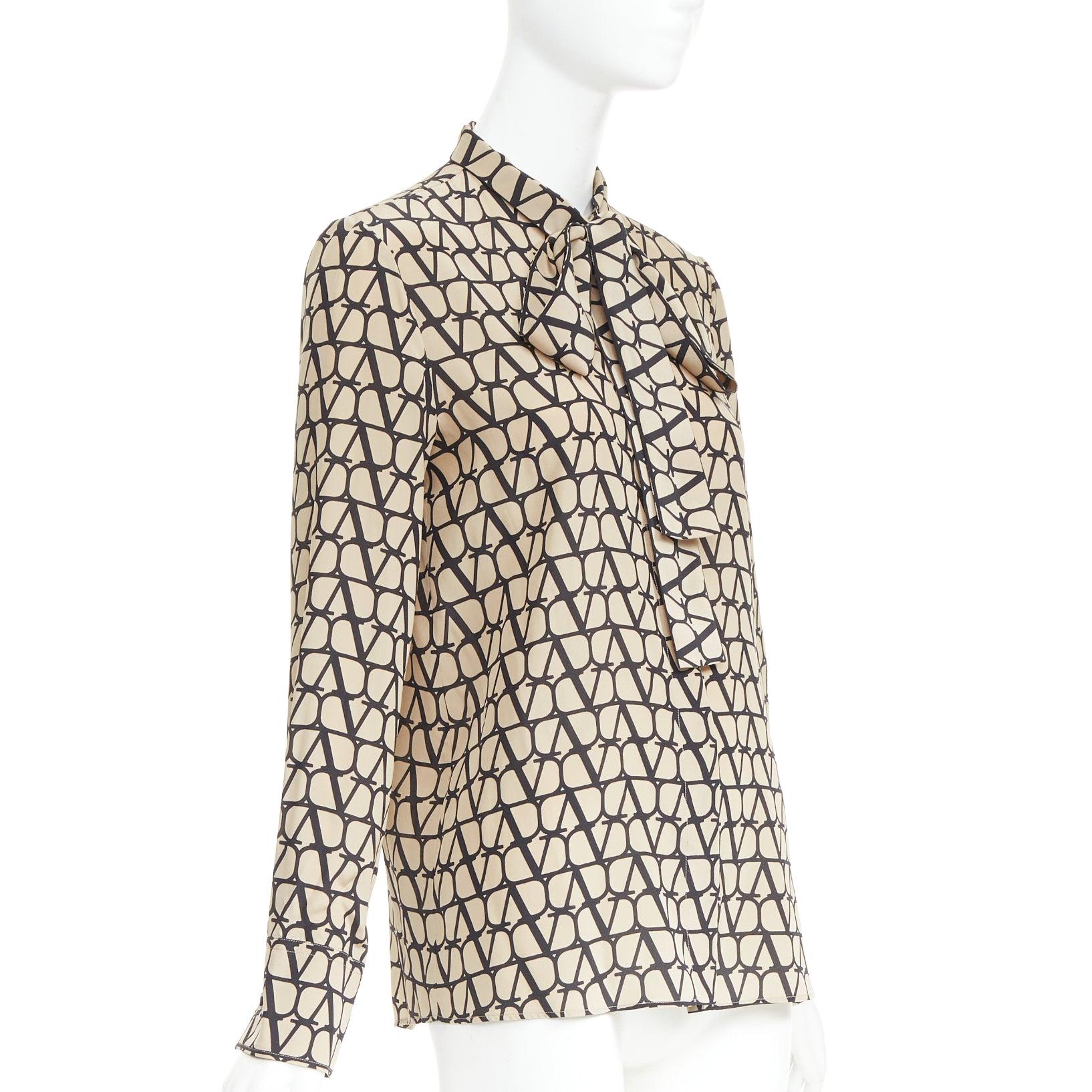 Beige VALENTINO Iconographe Toile crepe de chine silk print tie blouse IT38 XS For Sale