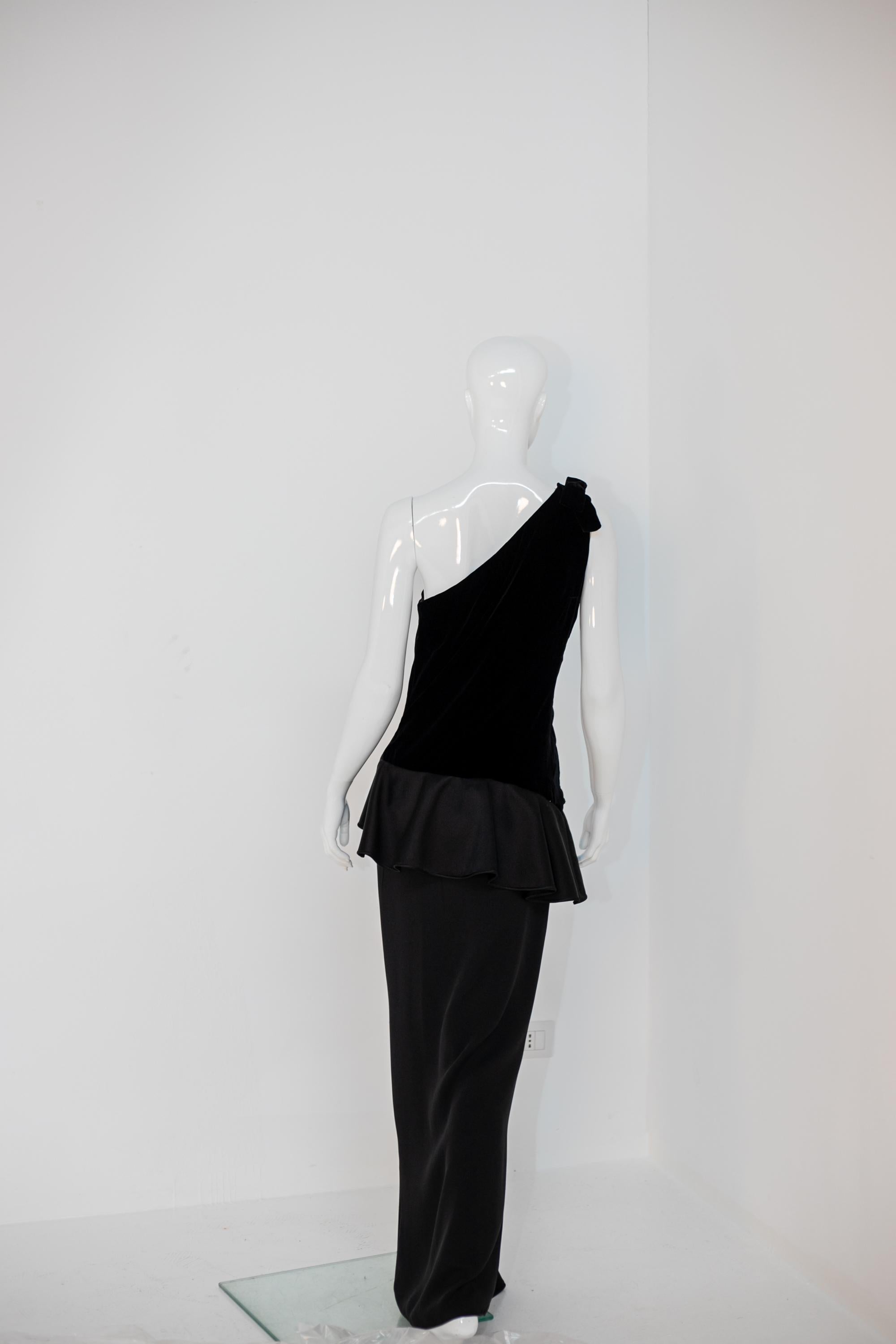 Valentino - Importante robe de soirée en velours noir et soie en vente 8