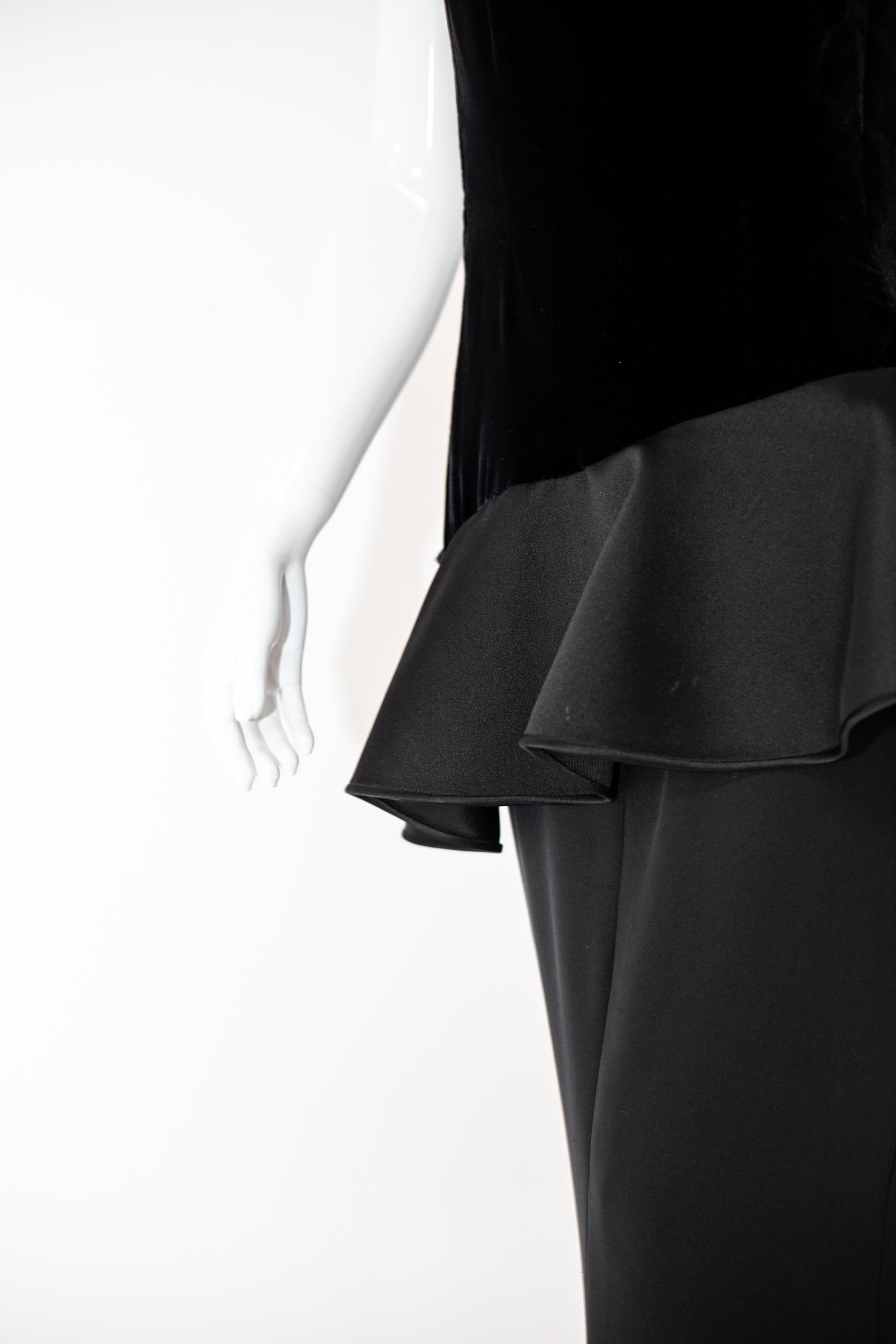 Valentino - Importante robe de soirée en velours noir et soie en vente 4
