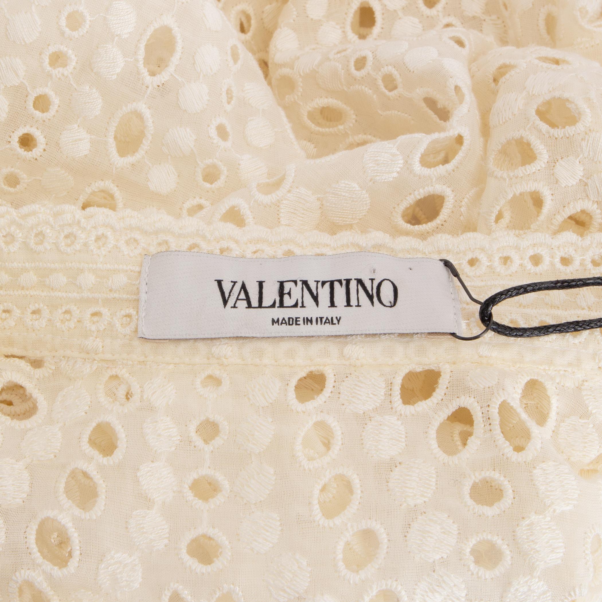 VALENTINO ivory cotton 2016 BRODERIE ANGLAISE BAND COLLAR Blouse Shirt 38 XS For Sale 1