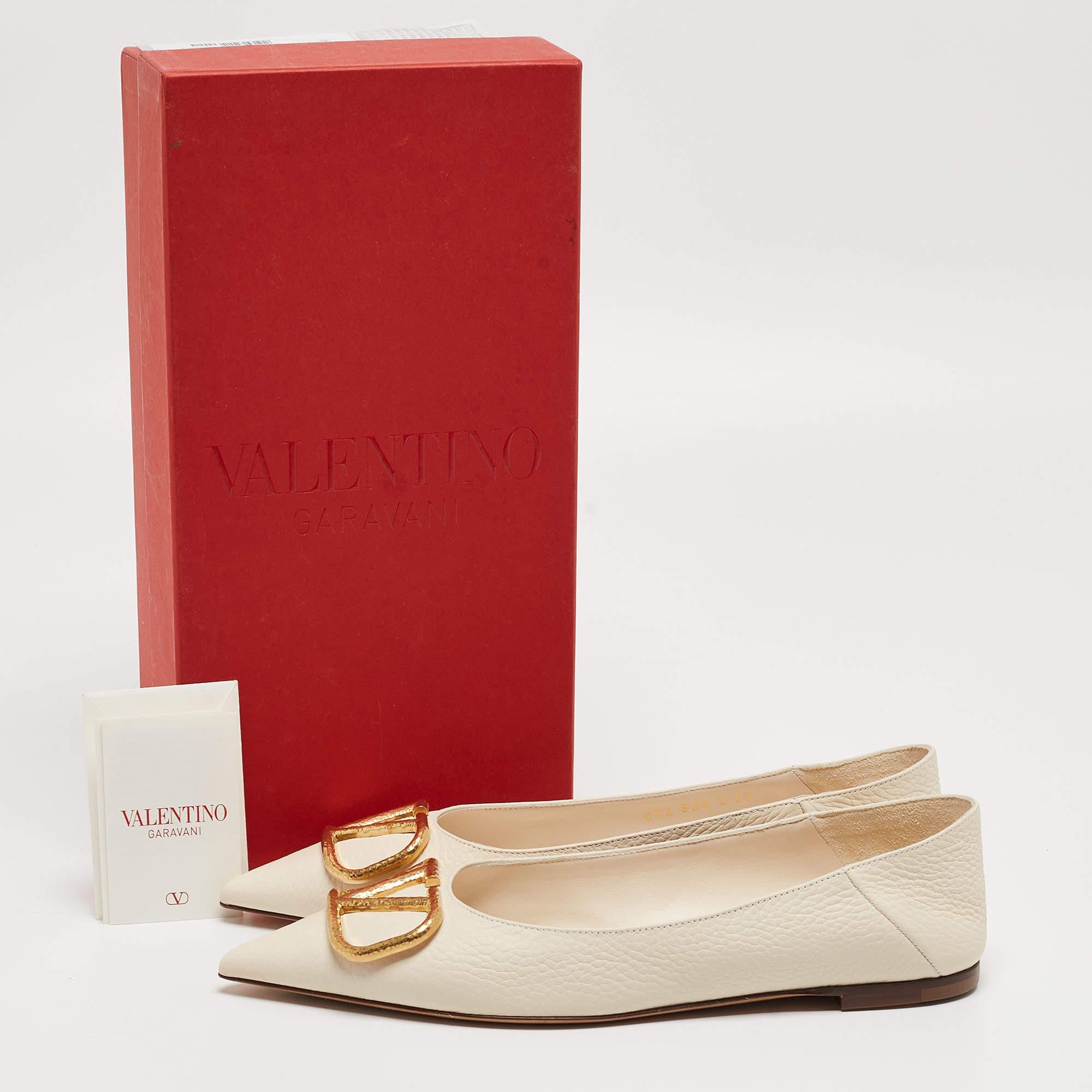 Valentino Ivory Leather VLogo Ballet Flats Size 37 For Sale 4