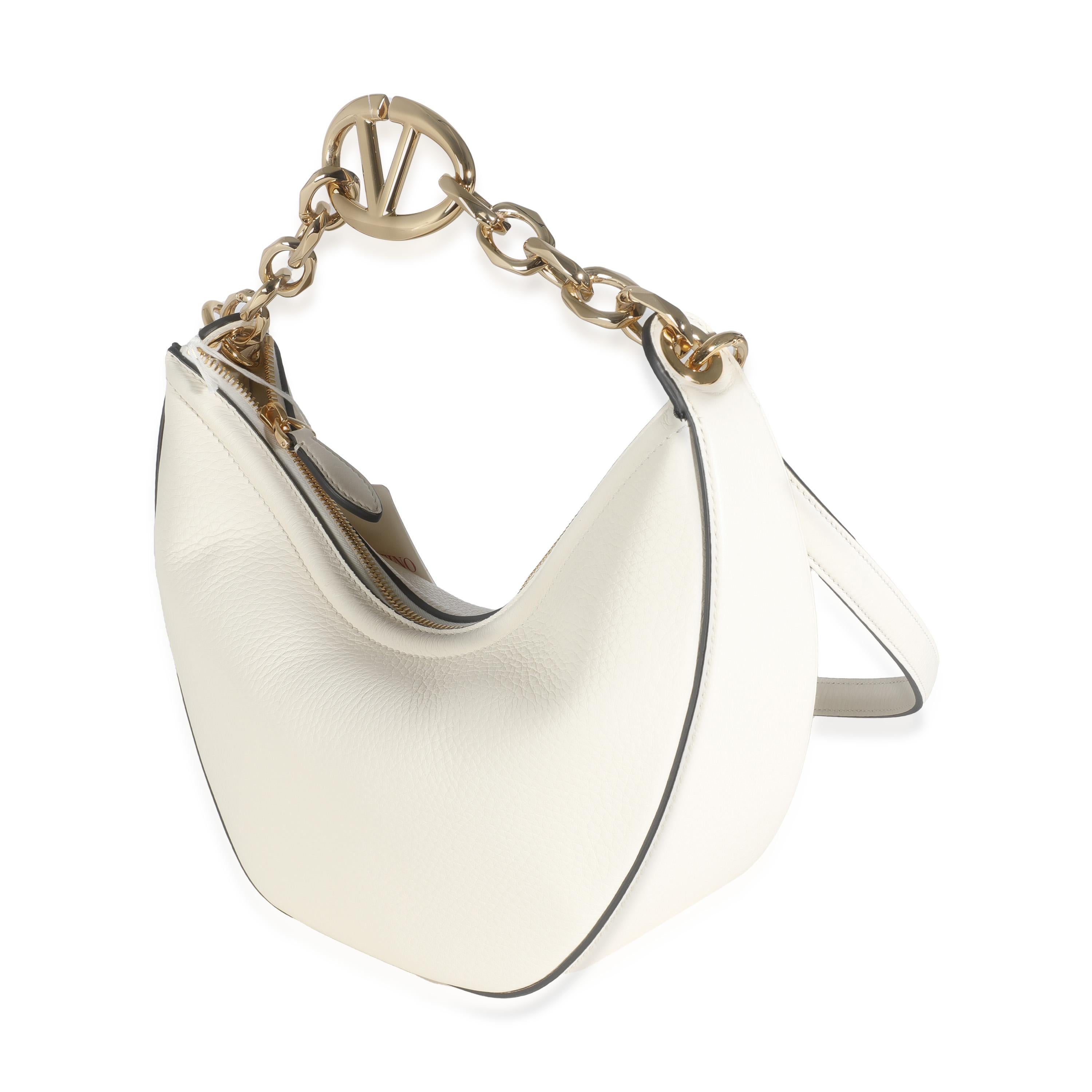 Valentino Nappa Avorio Piccolo Vlogo Moon Hobo In condizioni ottime in vendita a New York, NY