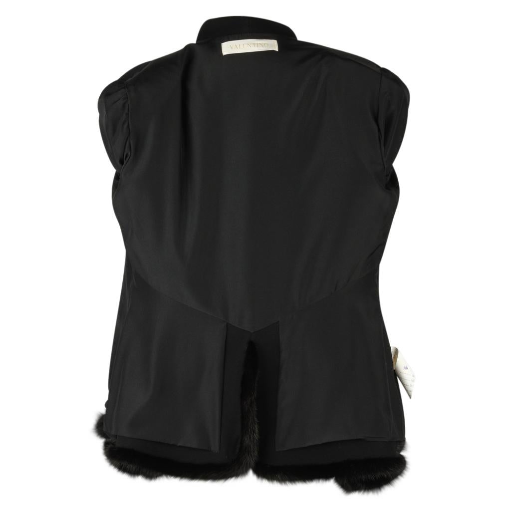 Veste Valentino en laine noire avec bordure en vison, neuve, taille 12 en vente 6