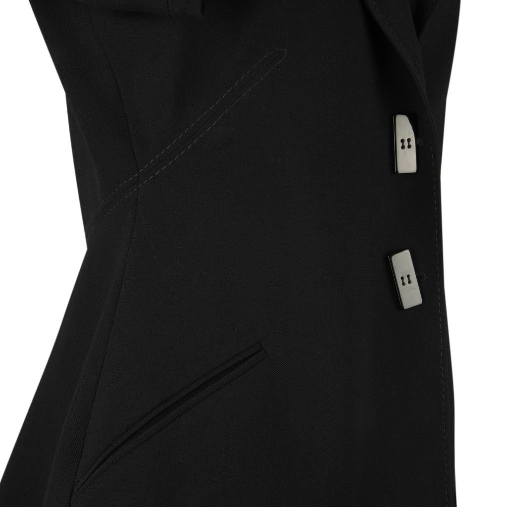 Noir Veste Valentino en laine noire avec bordure en vison, neuve, taille 12 en vente
