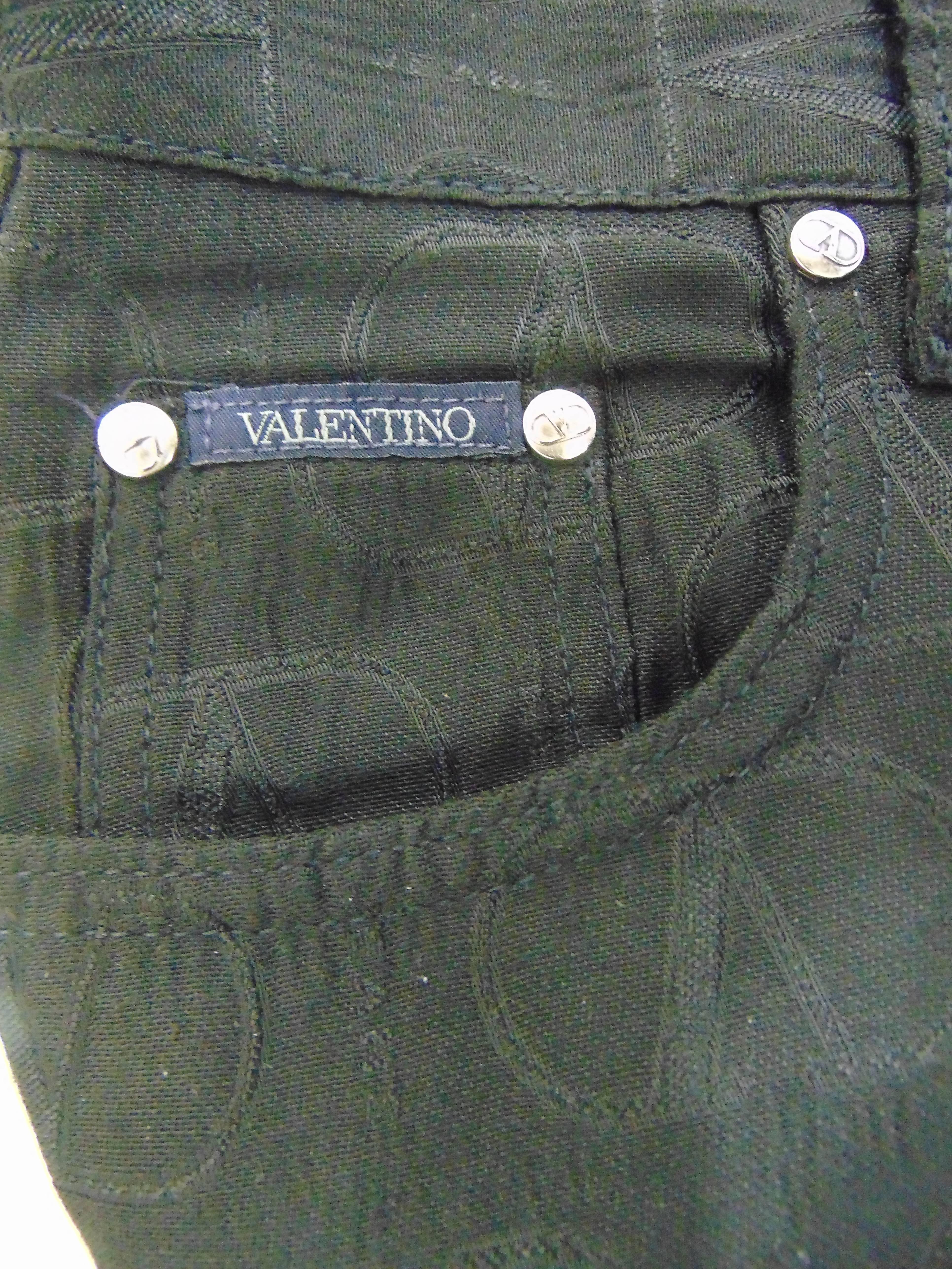 Valentino Jeans Jupe à taille haute en coton noir avec logo en V en vente 1