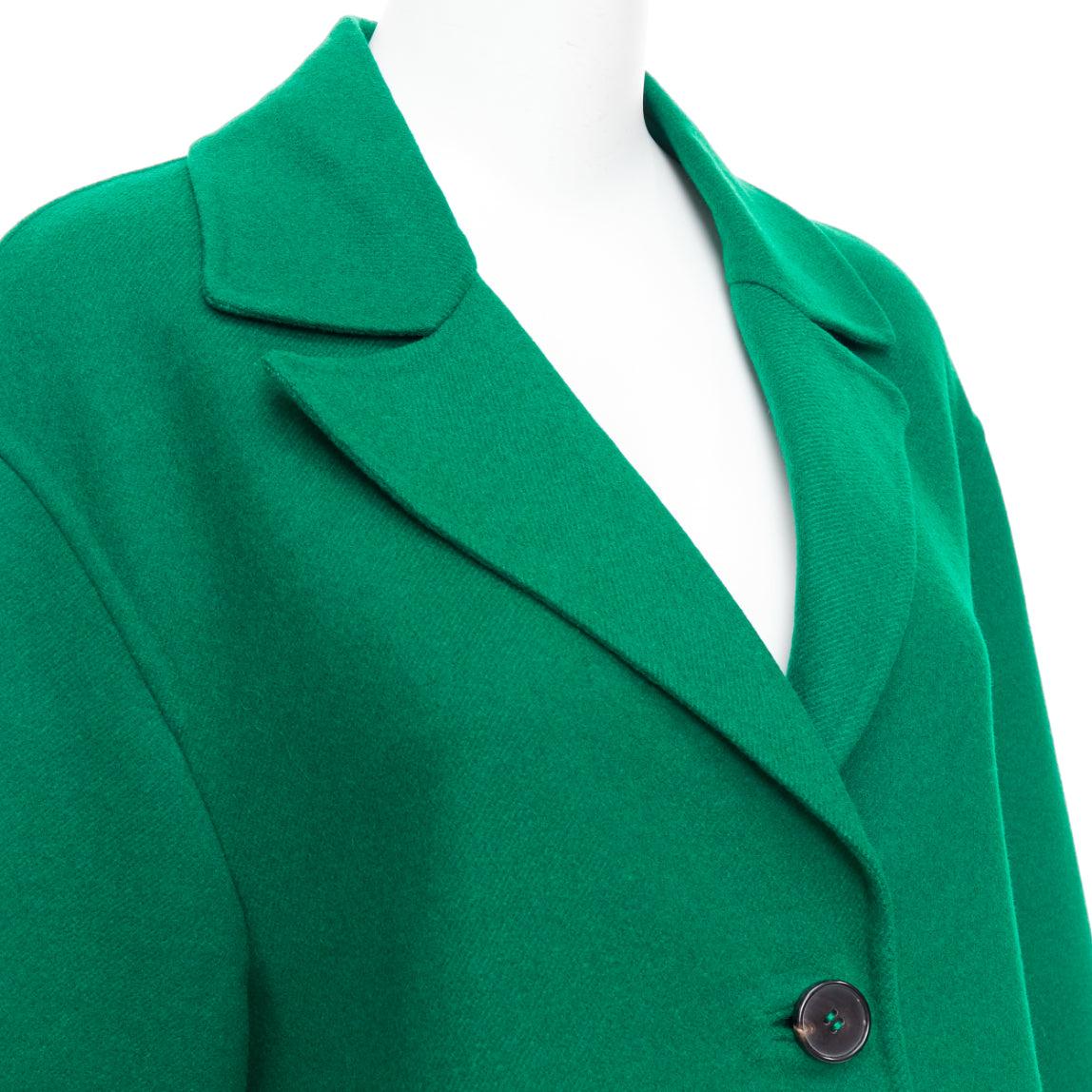 VALENTINO kelly green virgin wool blend single breasted oversized coat IT40 S
Reference: CC/A00518
Brand: Valentino
Designer: Pier Paolo Piccioli
Material: Virgin Wool, Blend
Color: Green
Pattern: Solid
Closure: Button
Made in: