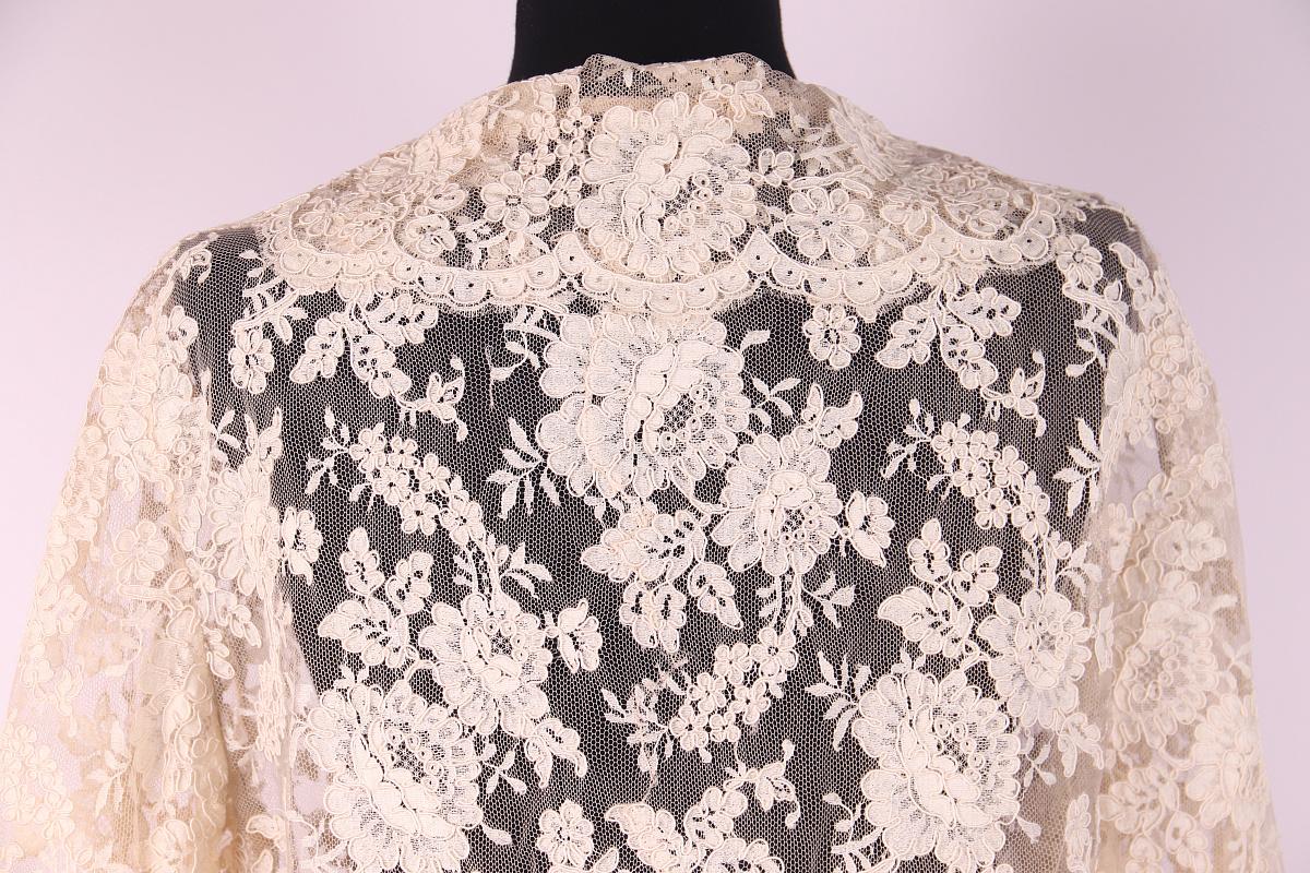 Valentino lace jacket For Sale 2