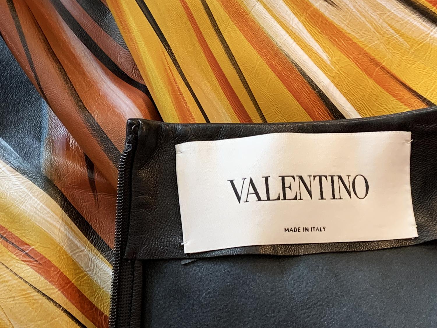Valentino Lambskin Leather Umbrella Print Halter Cutout Midi Dress Italian 42 For Sale 2