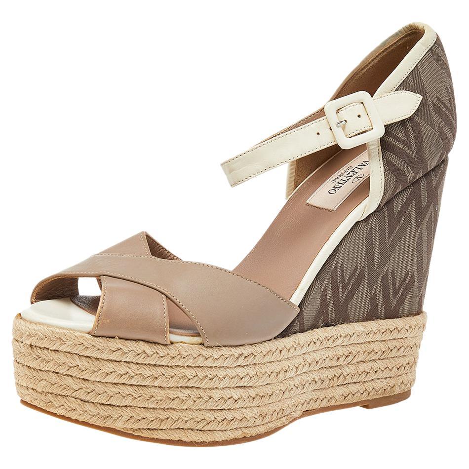 Valentino Leather And Fabric Wedge Platform Espadrille Sandals Size 39.5 For Sale