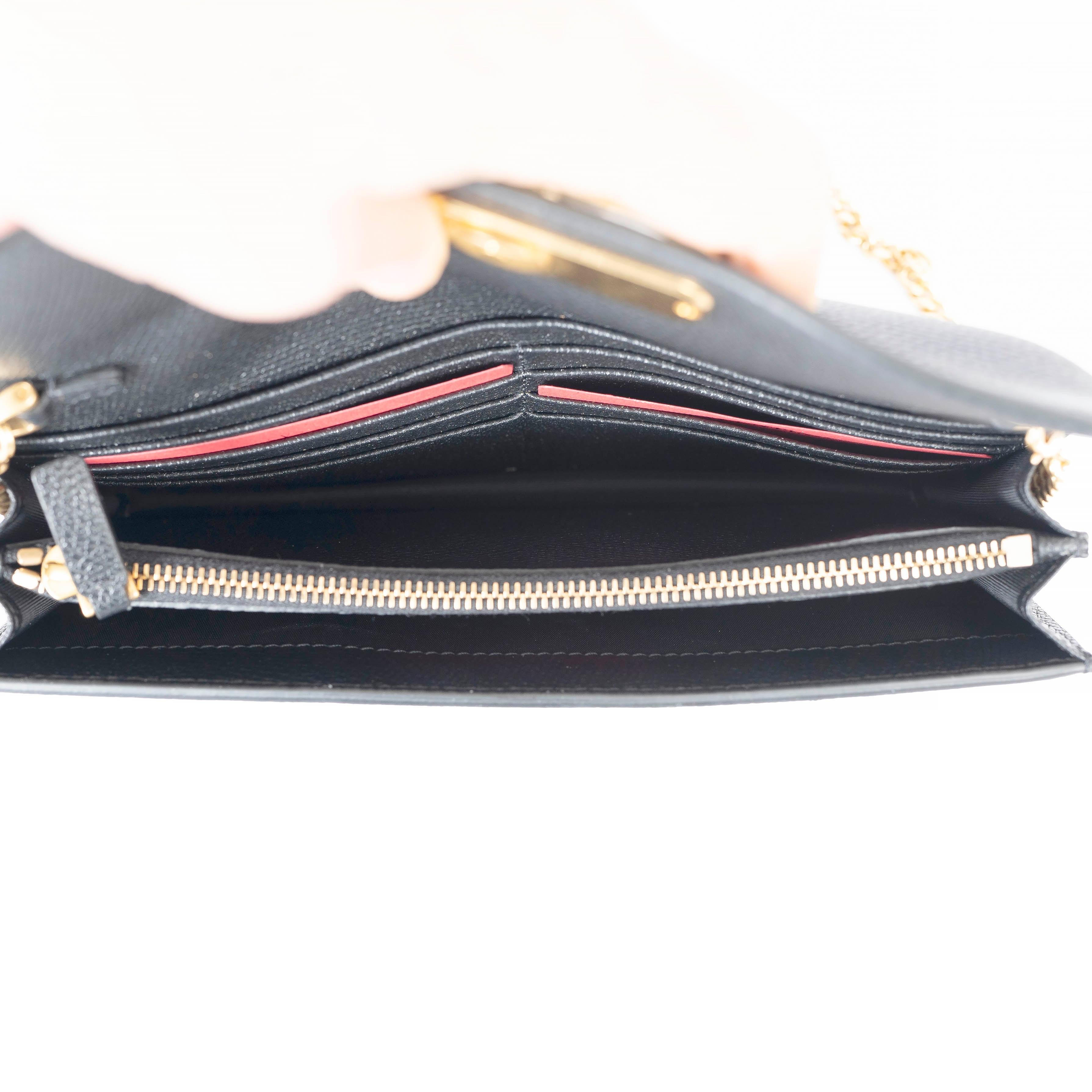 VALENTINO leather leather VLOGO SIGNATURE CHAIN Wallet For Sale 1