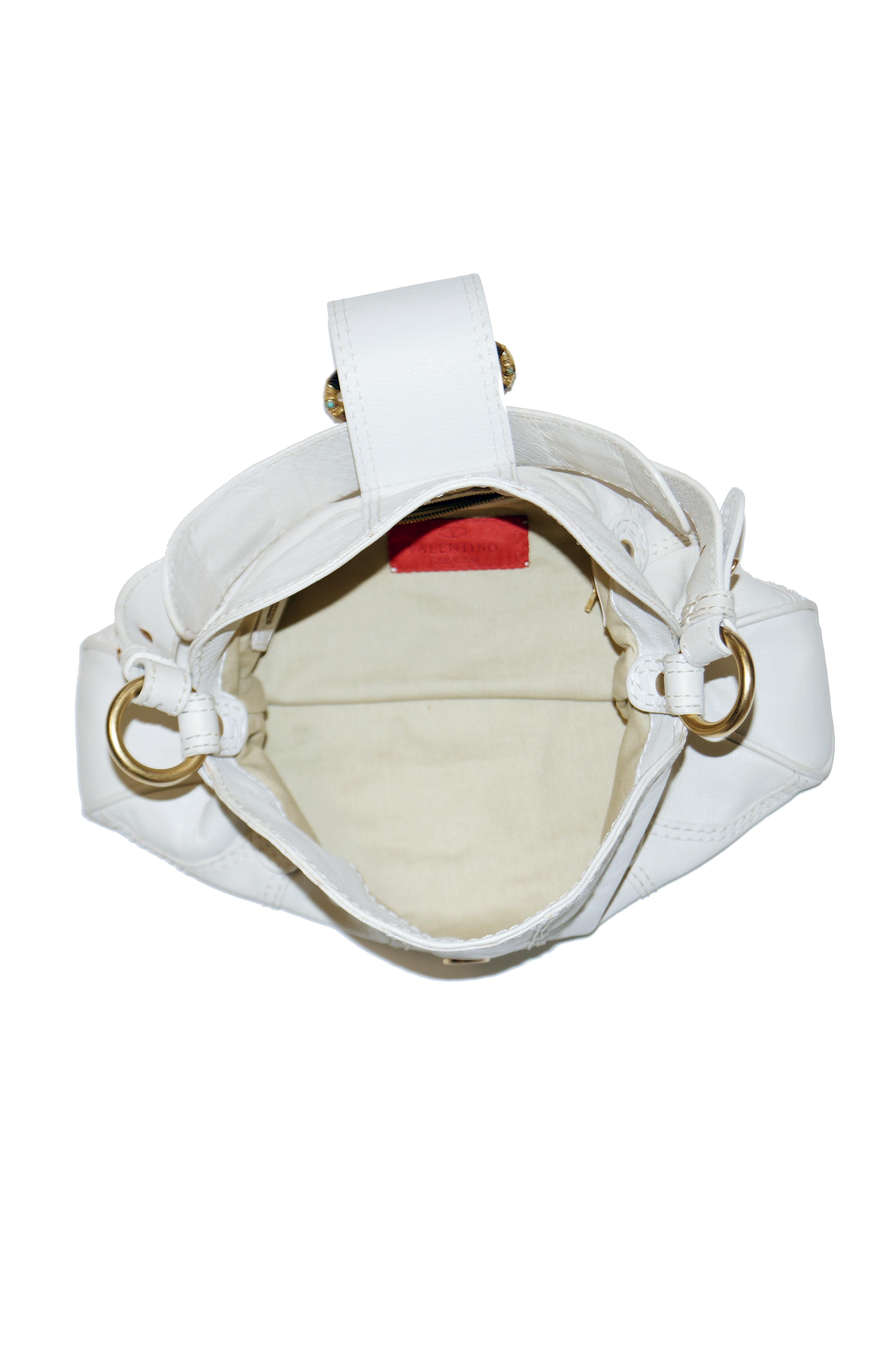 Valentino Leather Off White Rock Studded Shoulder Bag  In Excellent Condition For Sale In Houston, TX