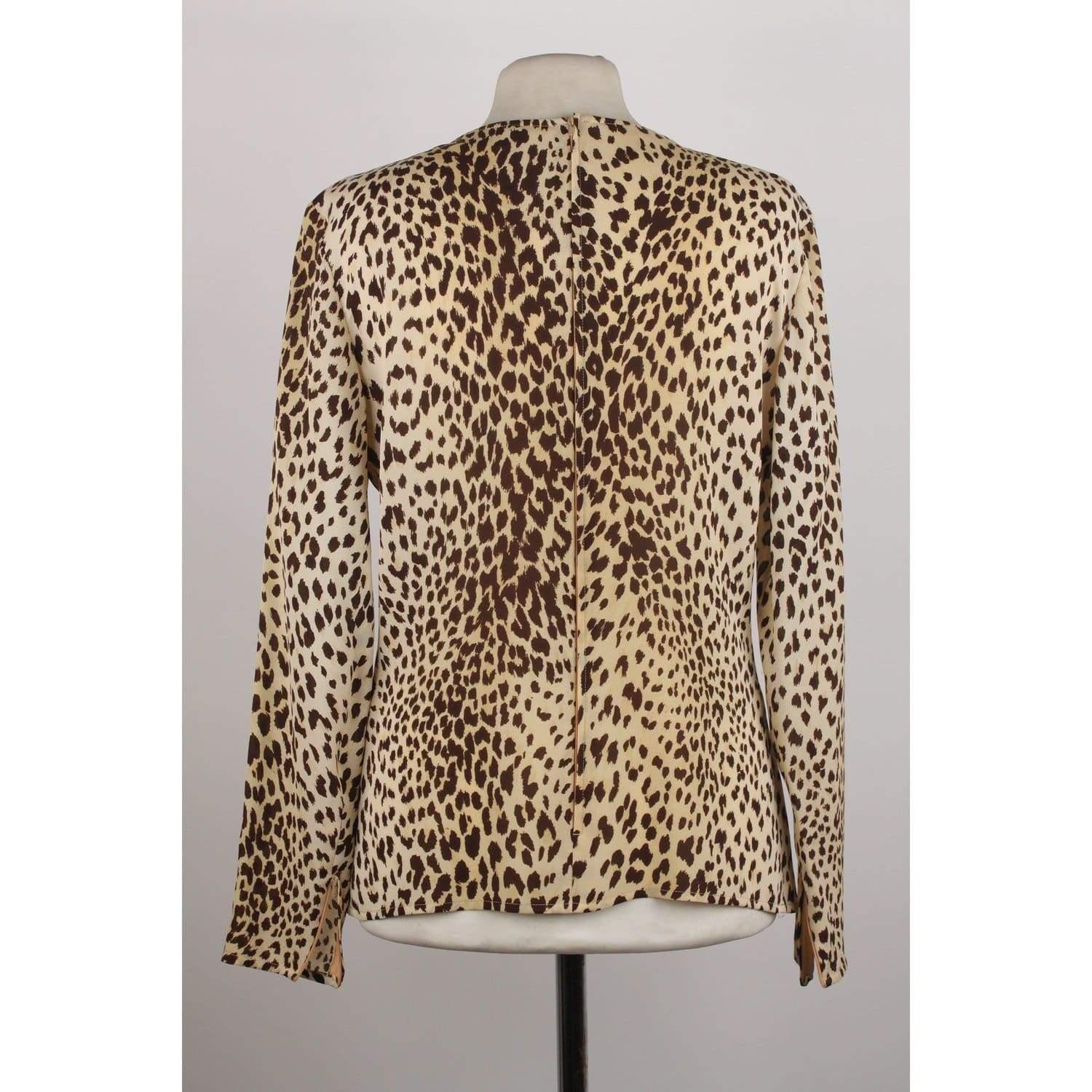 Valentino Leopard Print Silk Fabric Blouse Size 6 In Excellent Condition In Rome, Rome