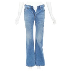 Valentino Levi's Jeans aus dem Jahr 2021, blau gewaschen, braun-rot, mit Logo-Etikett und Taschen, ausgestellter Schnitt, 27"
