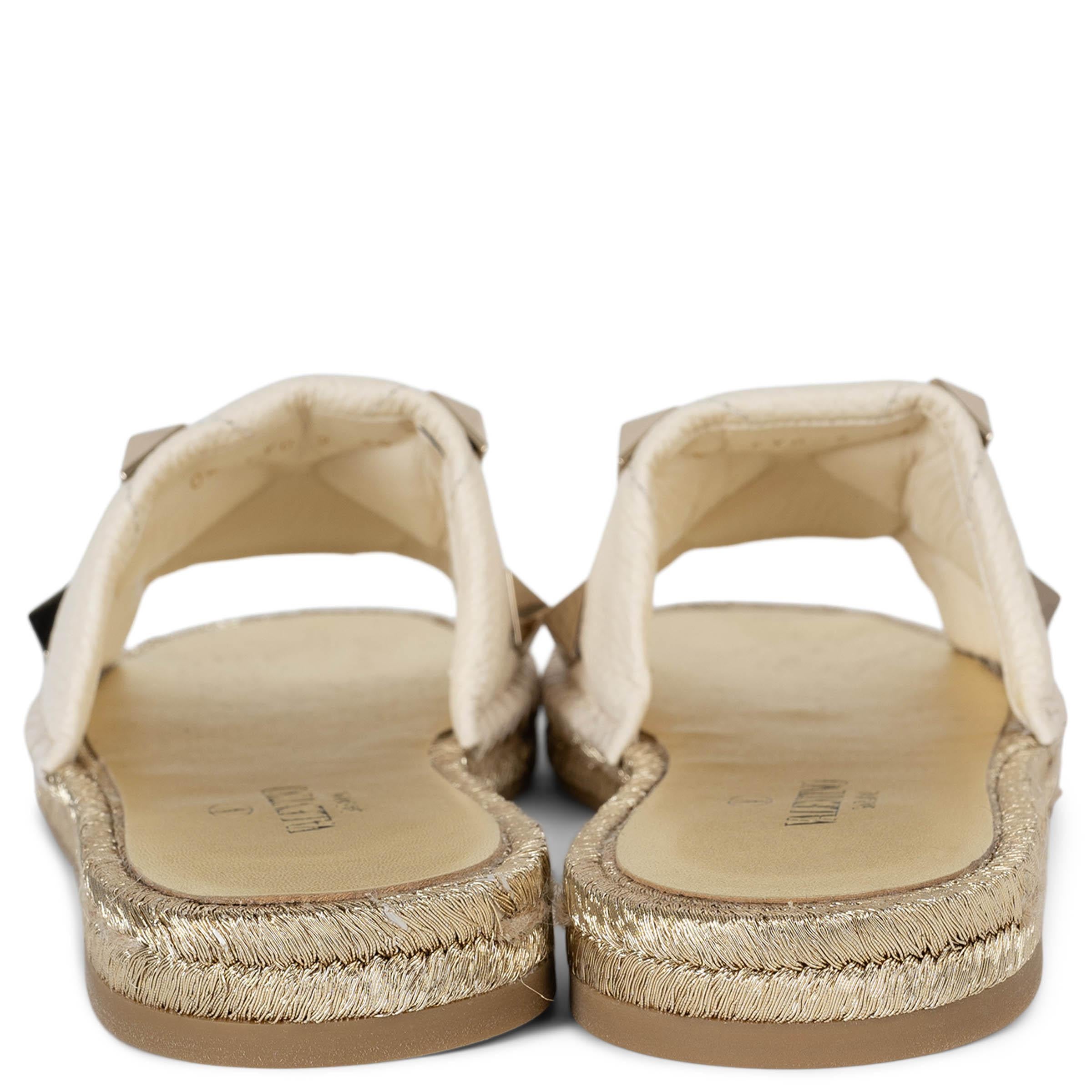 VALENTINO Sandales en cuir ivoire clair Roman STUD SLIDE 38 Neuf - En vente à Zürich, CH
