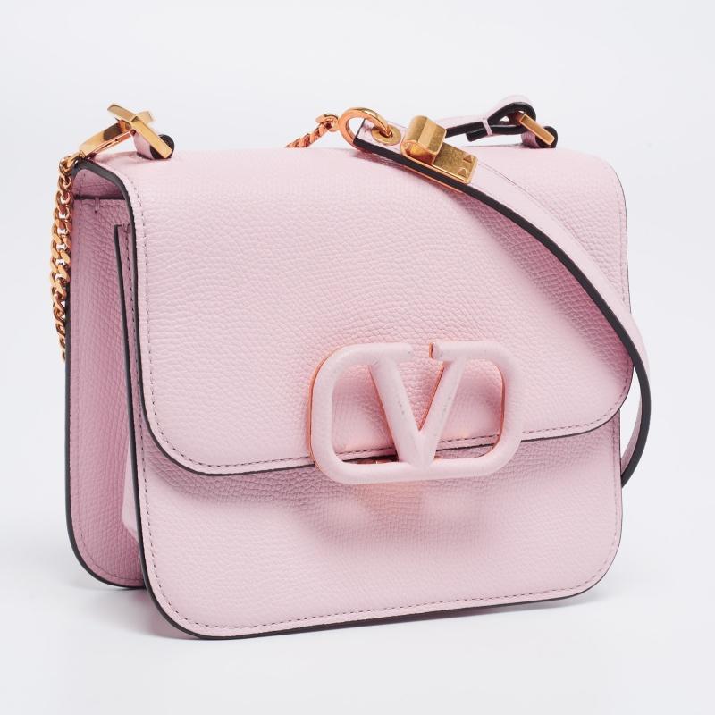 Valentino Light Pink Grained Leather Small VSling Shoulder Bag In New Condition In Dubai, Al Qouz 2