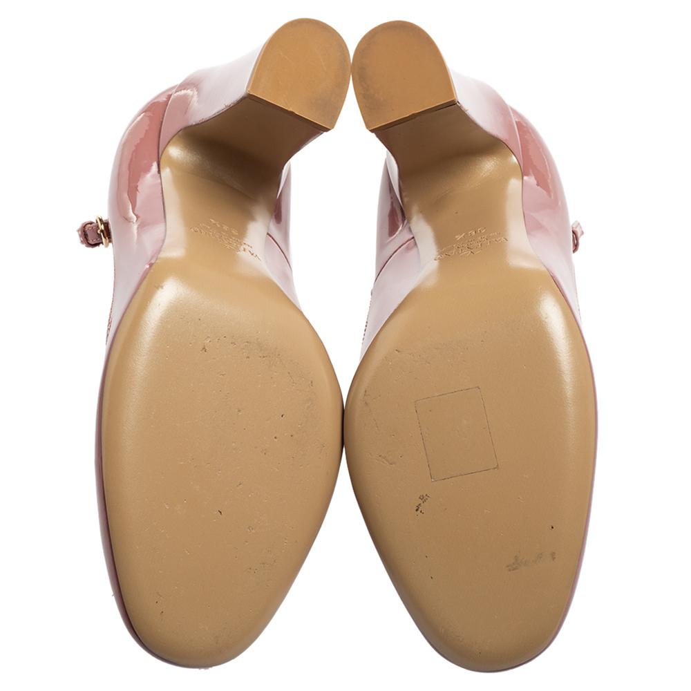 Valentino Lilac Patent Leather Tango Ankle-Strap Pumps Size 36.5 In Good Condition In Dubai, Al Qouz 2