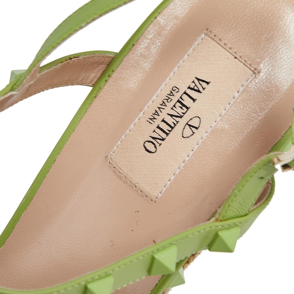 Valentino Lime Green Leather Rockstud T Strap Espadrille Wedges Size 41 In Good Condition In Dubai, Al Qouz 2